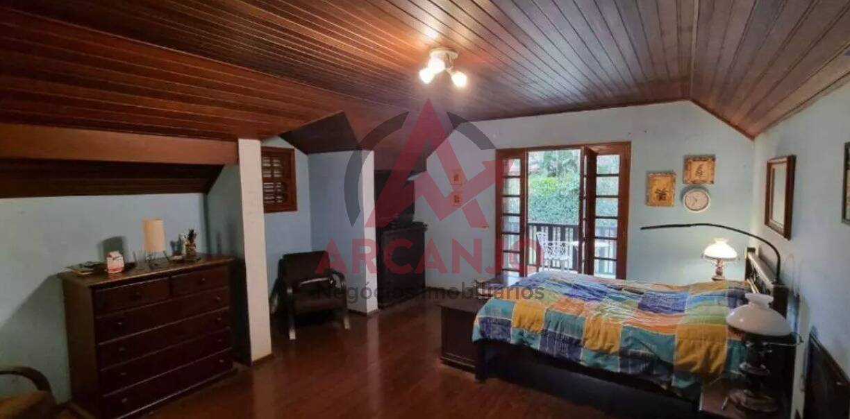 Casa à venda com 3 quartos, 368m² - Foto 4