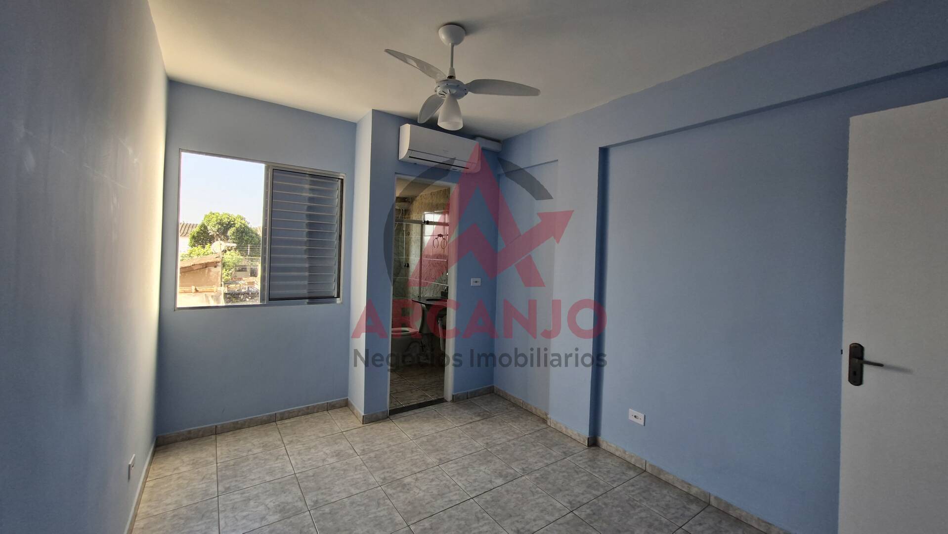 Apartamento para alugar com 2 quartos, 95m² - Foto 8