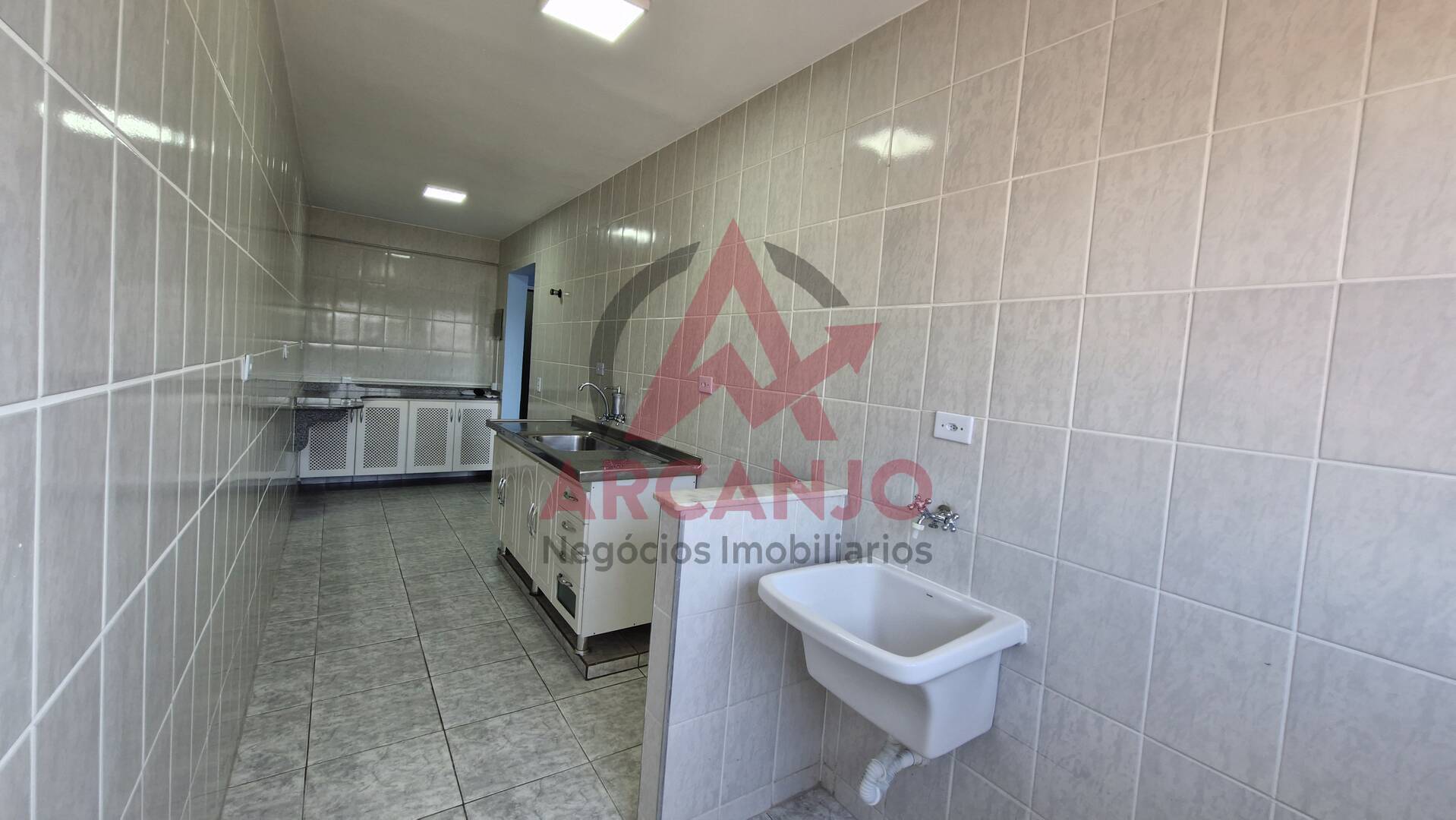 Apartamento para alugar com 2 quartos, 95m² - Foto 15