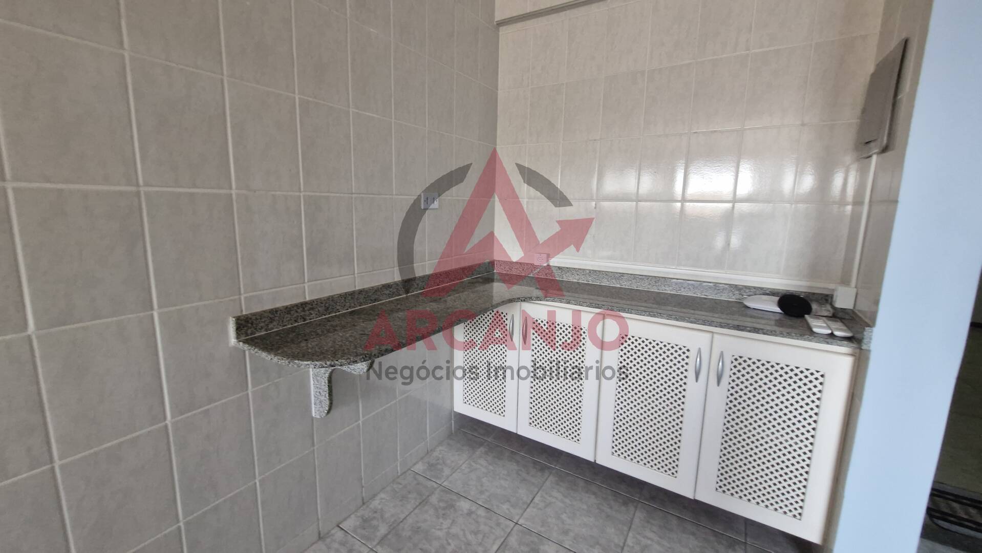 Apartamento para alugar com 2 quartos, 95m² - Foto 18