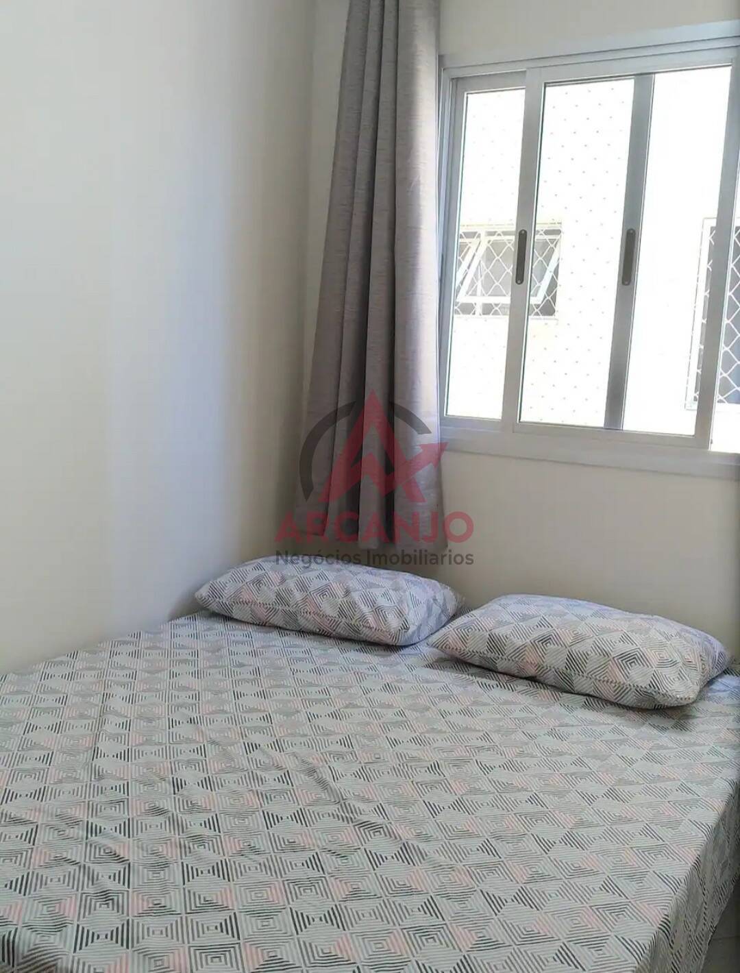 Apartamento à venda com 2 quartos, 72m² - Foto 2