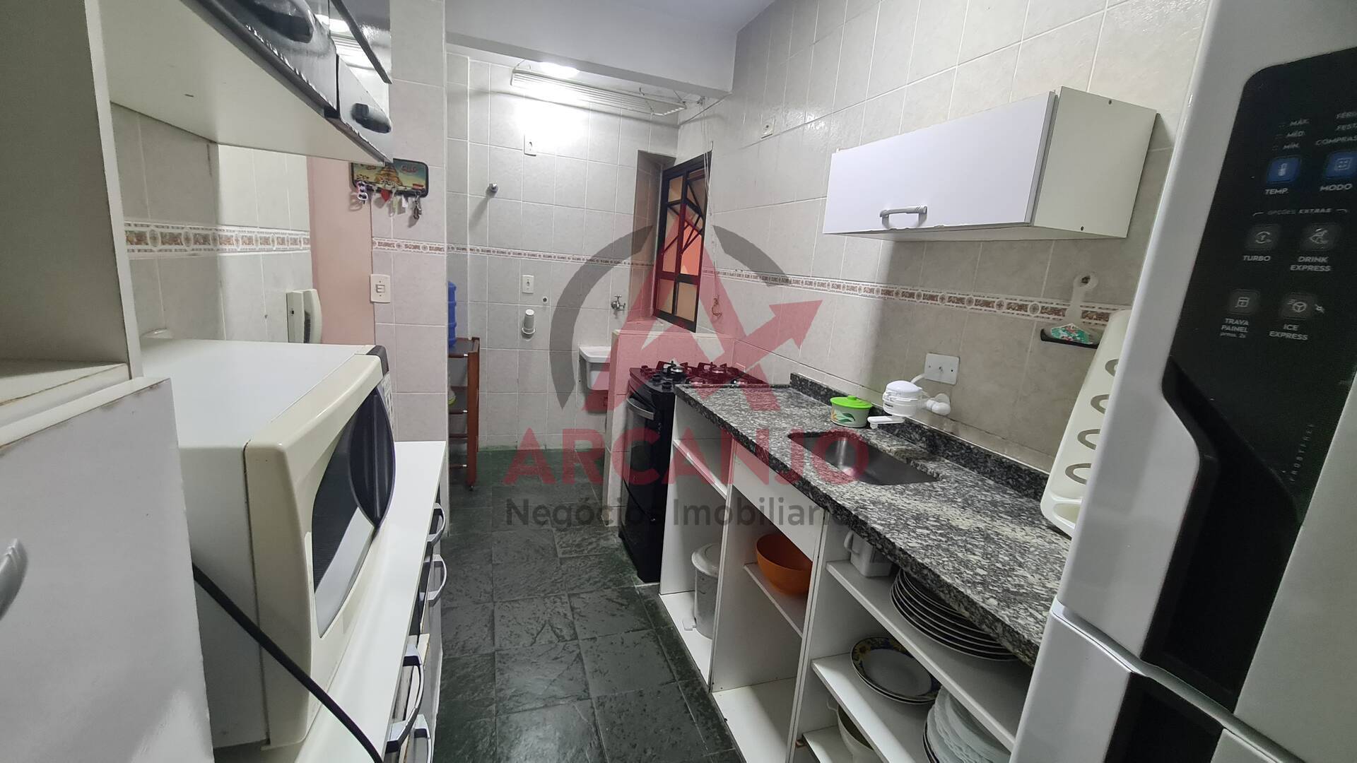 Apartamento para alugar com 2 quartos, 65m² - Foto 25