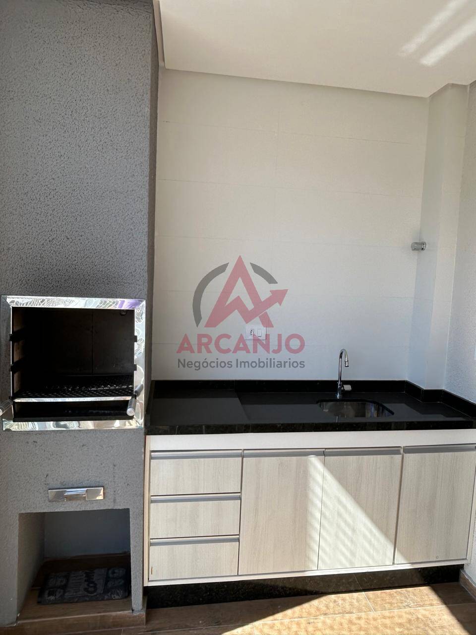 Apartamento à venda com 2 quartos, 75m² - Foto 2