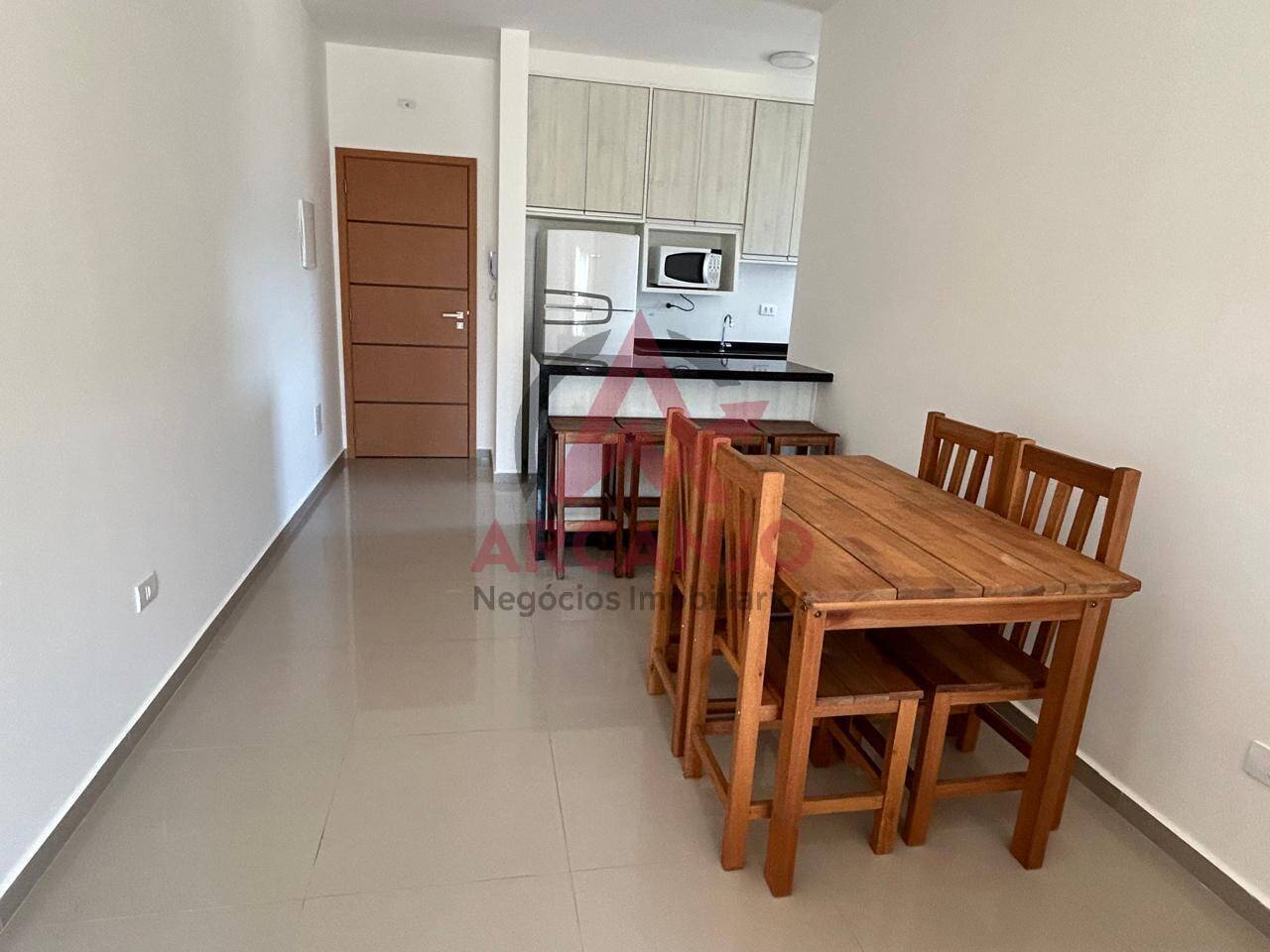 Apartamento à venda com 2 quartos, 75m² - Foto 1