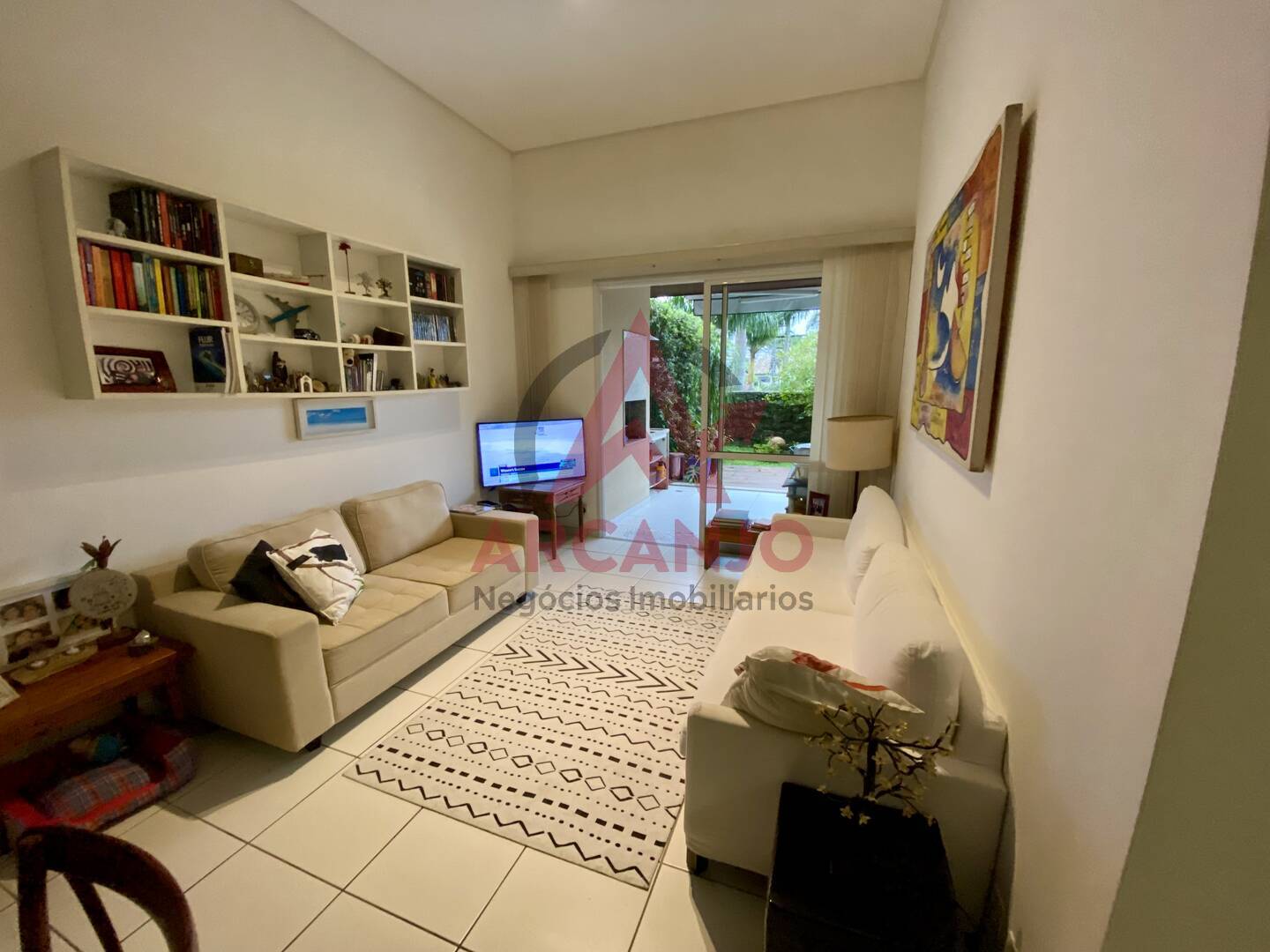 Apartamento à venda com 3 quartos, 146m² - Foto 2