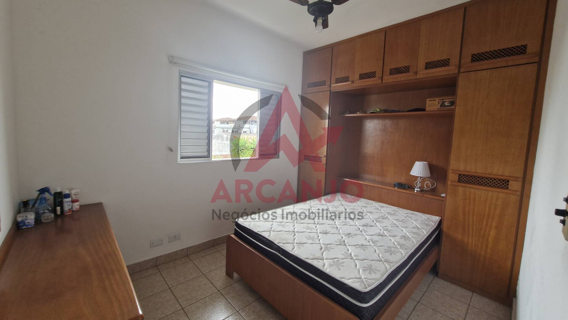 Apartamento à venda com 2 quartos, 75m² - Foto 4