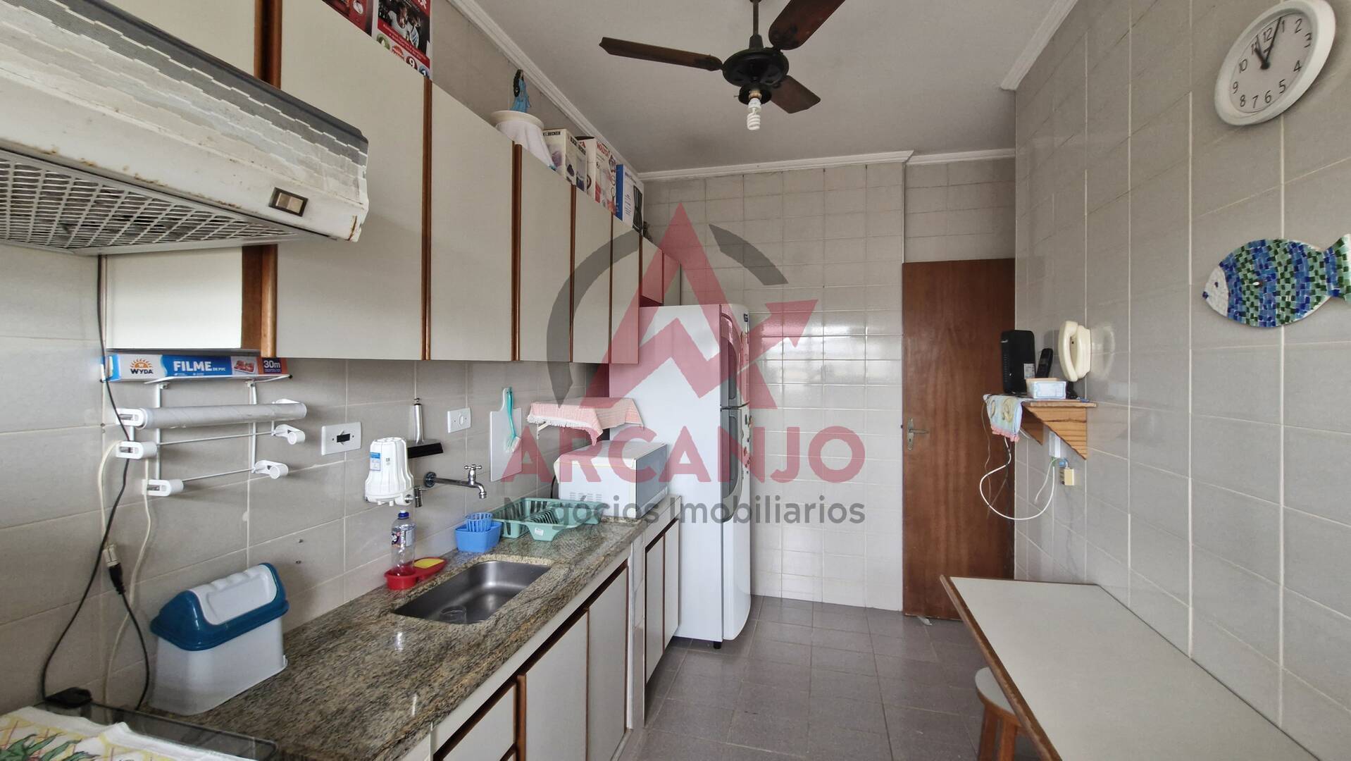 Apartamento à venda com 2 quartos, 75m² - Foto 13