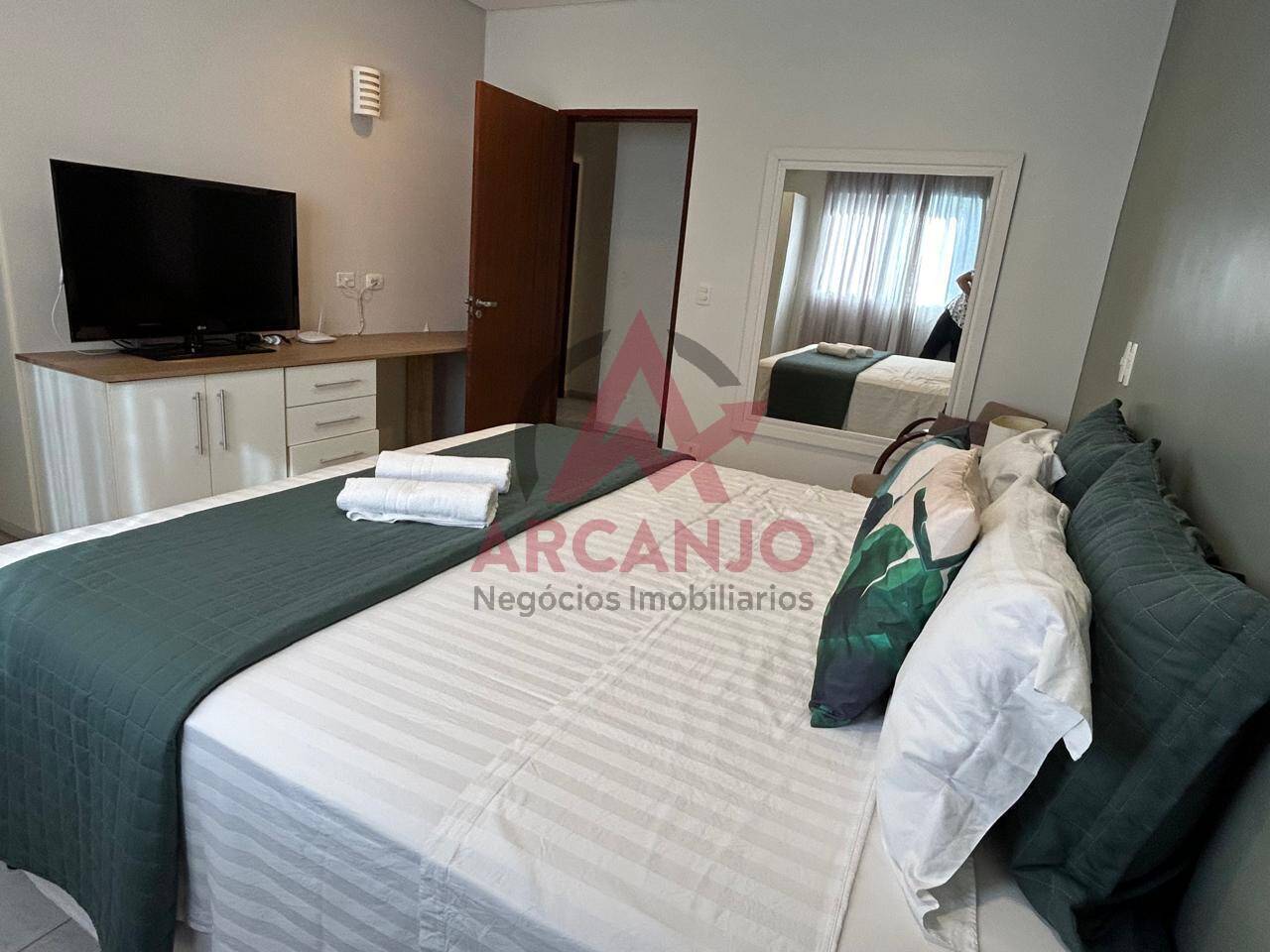 Casa à venda com 4 quartos, 207m² - Foto 14