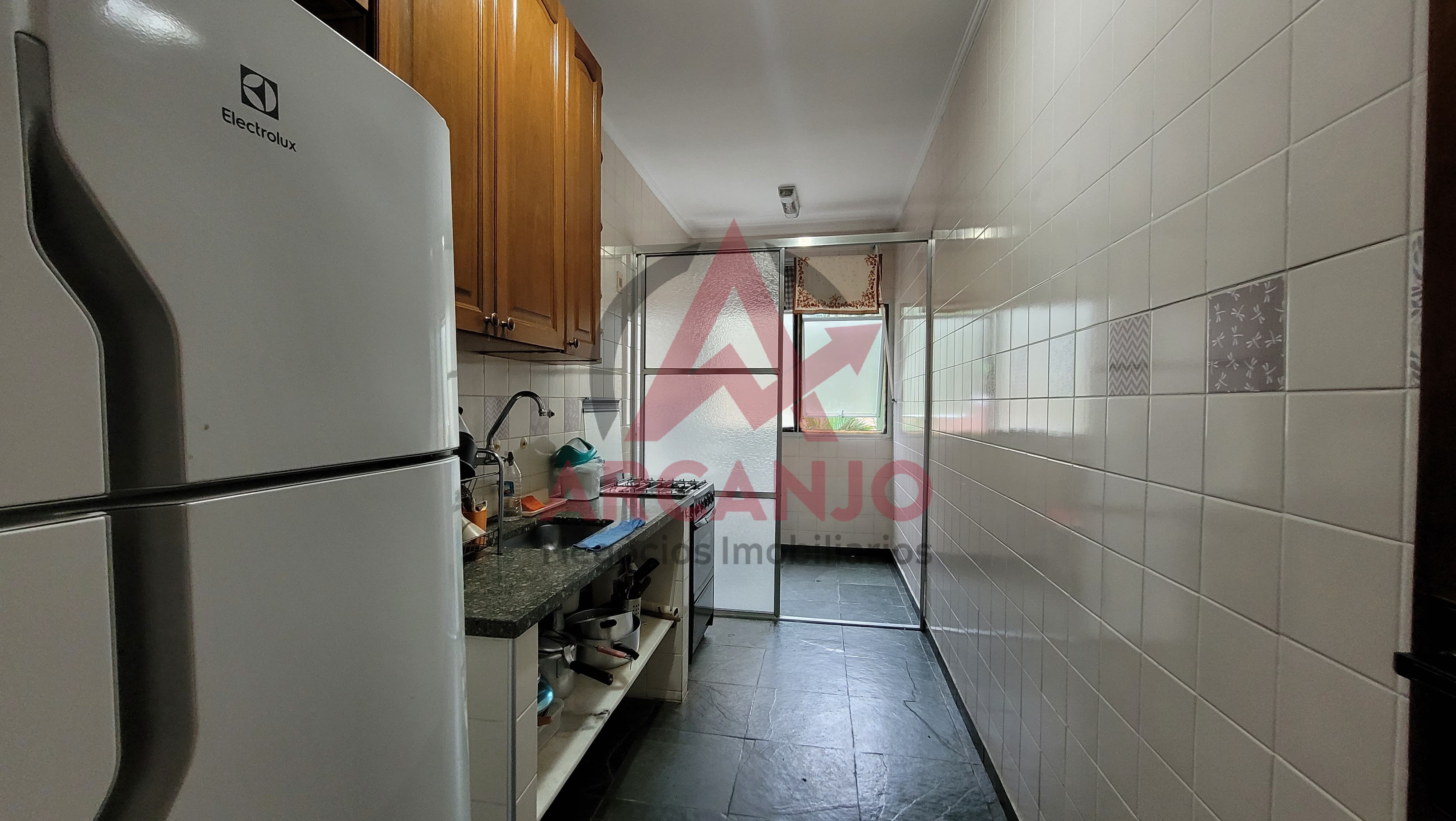 Apartamento à venda com 2 quartos, 68m² - Foto 3