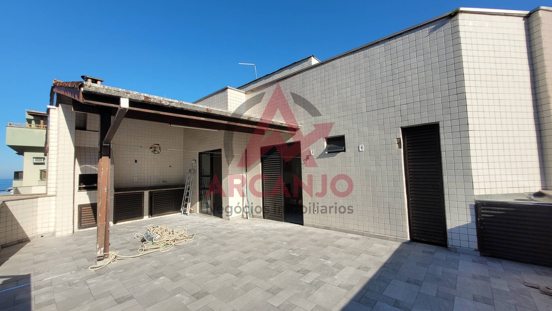 Apartamento à venda com 2 quartos, 130m² - Foto 1