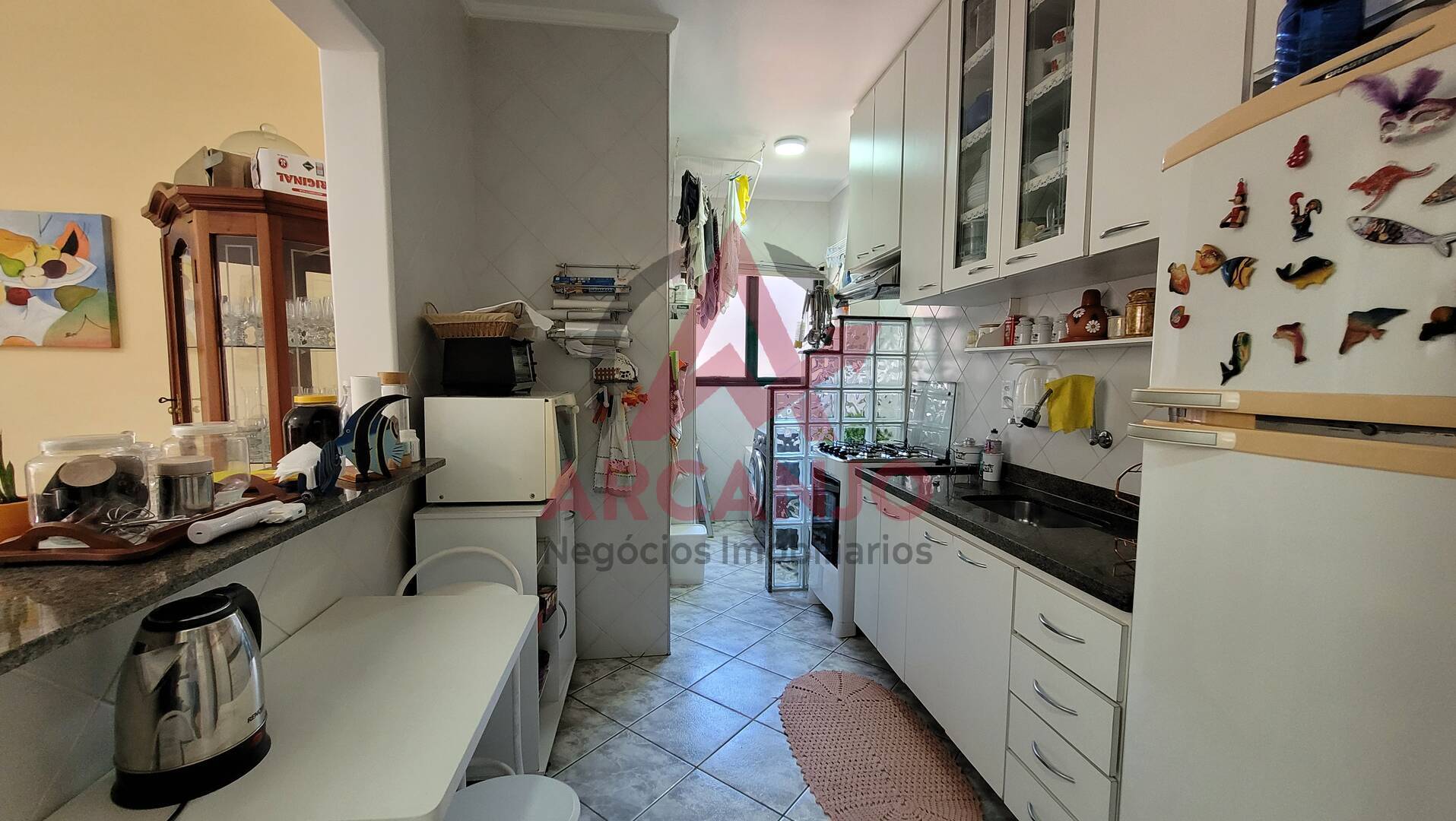 Apartamento à venda com 2 quartos, 67m² - Foto 3