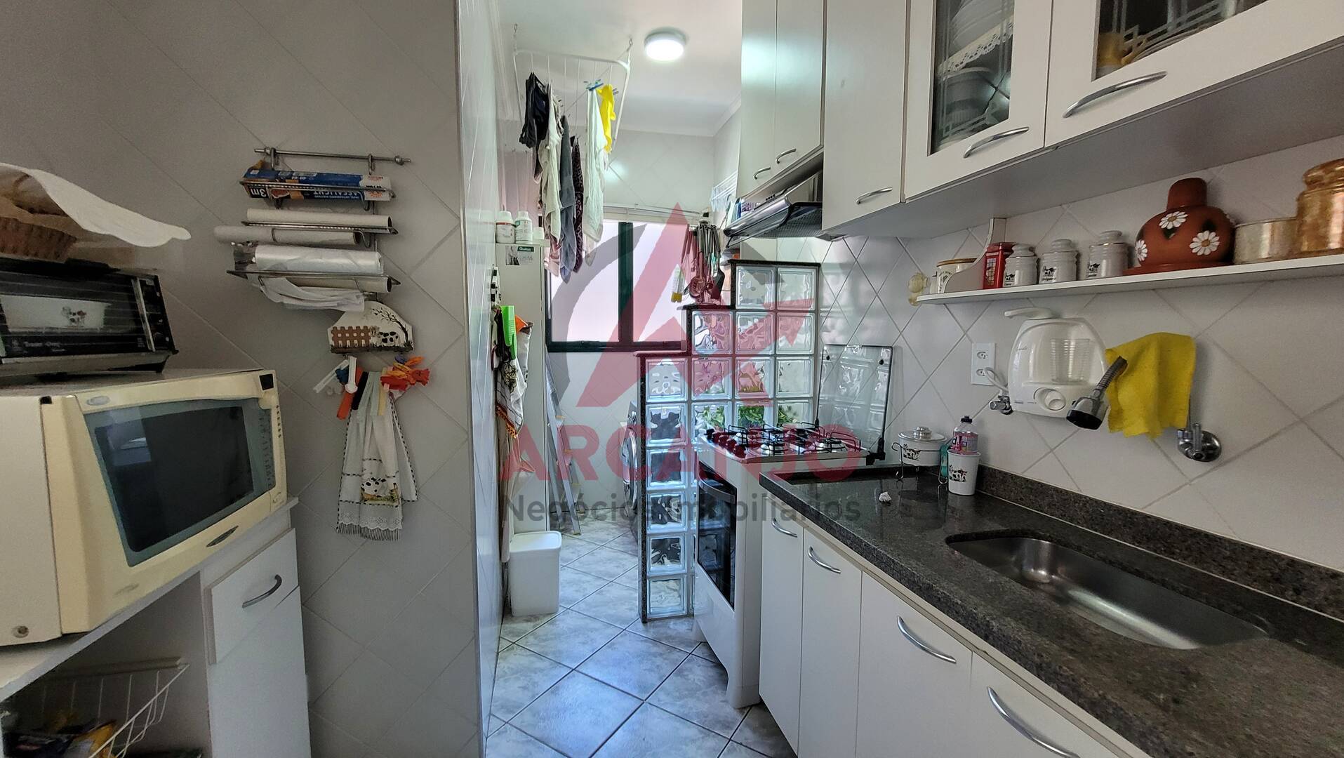 Apartamento à venda com 2 quartos, 67m² - Foto 4