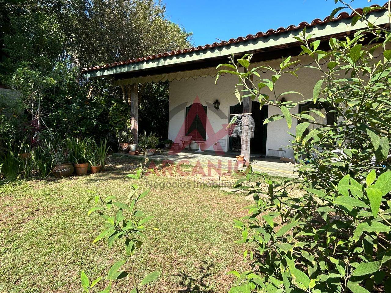 Casa à venda com 4 quartos, 760m² - Foto 2