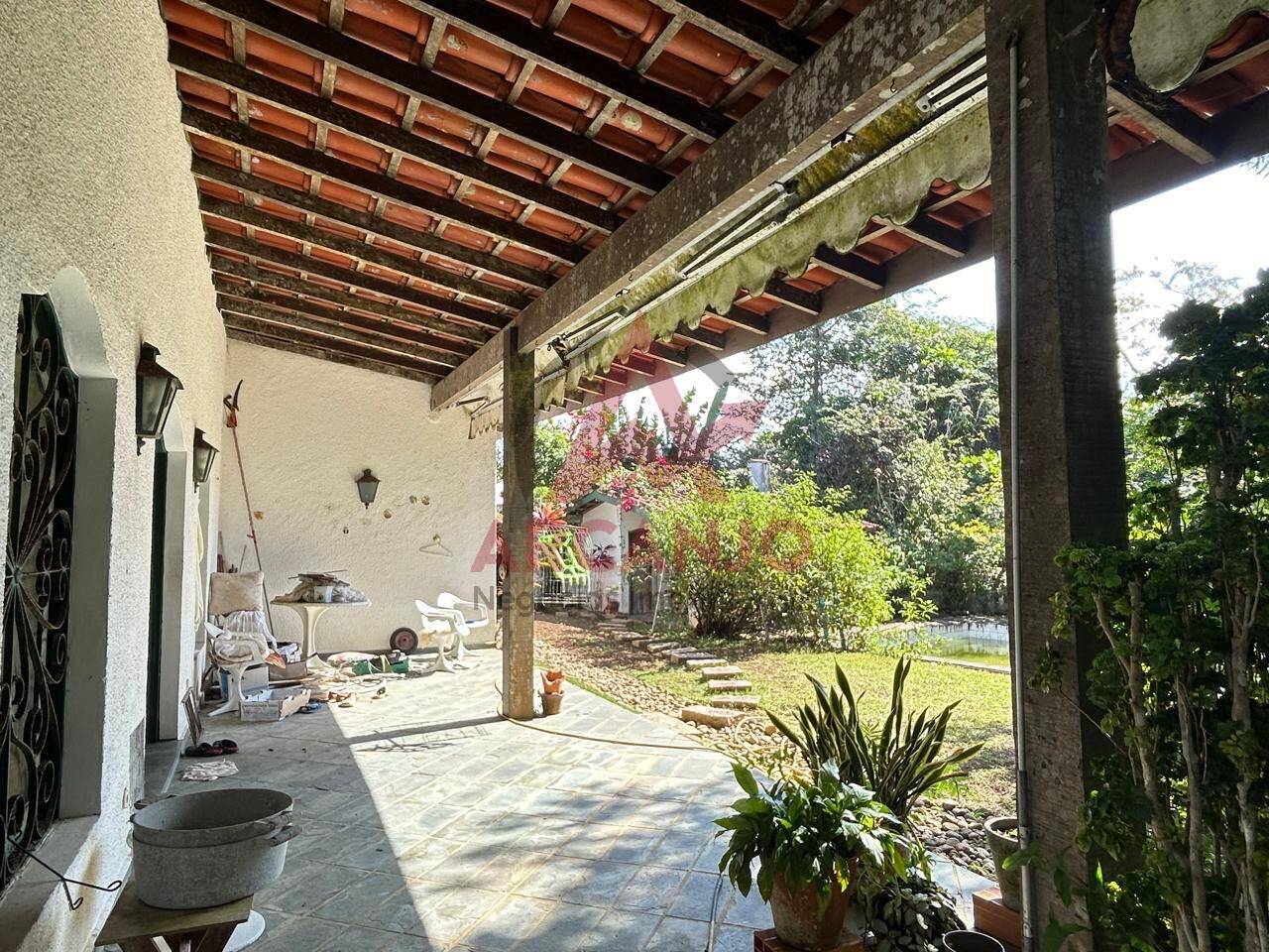 Casa à venda com 4 quartos, 760m² - Foto 3