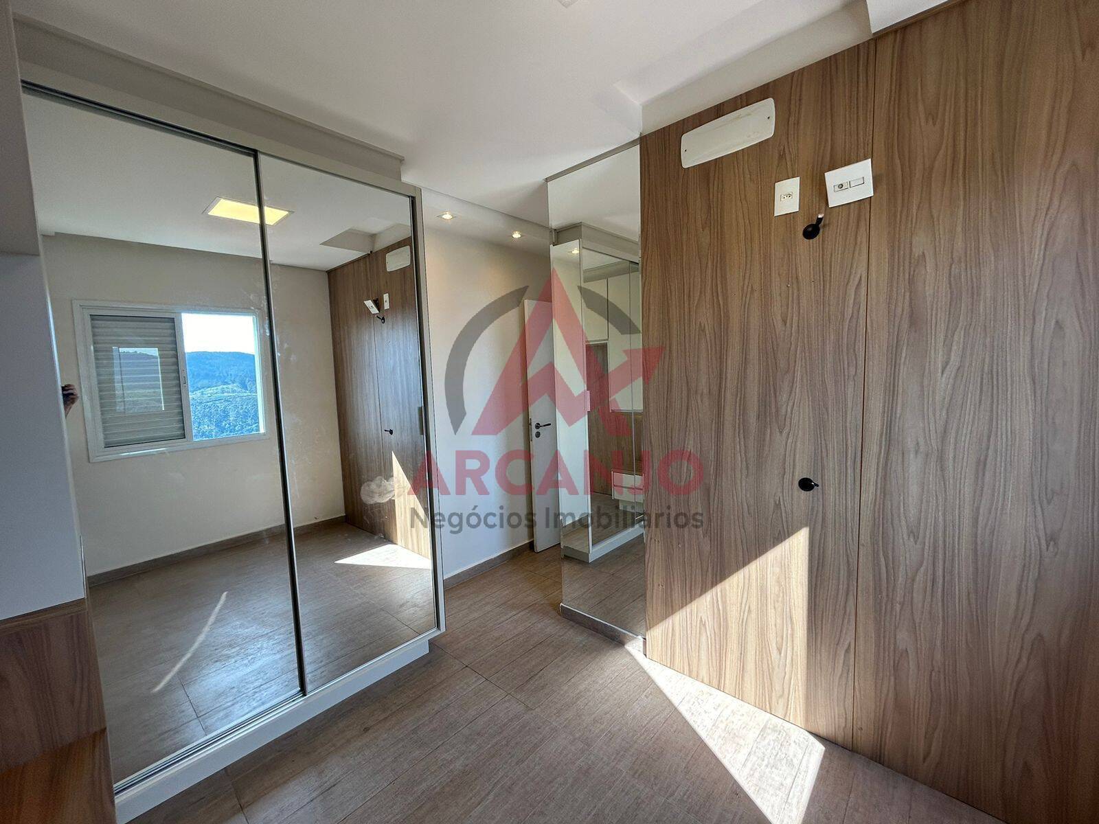 Apartamento à venda com 3 quartos, 288m² - Foto 9