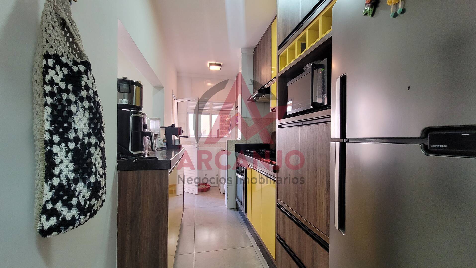 Apartamento à venda com 2 quartos, 68m² - Foto 2