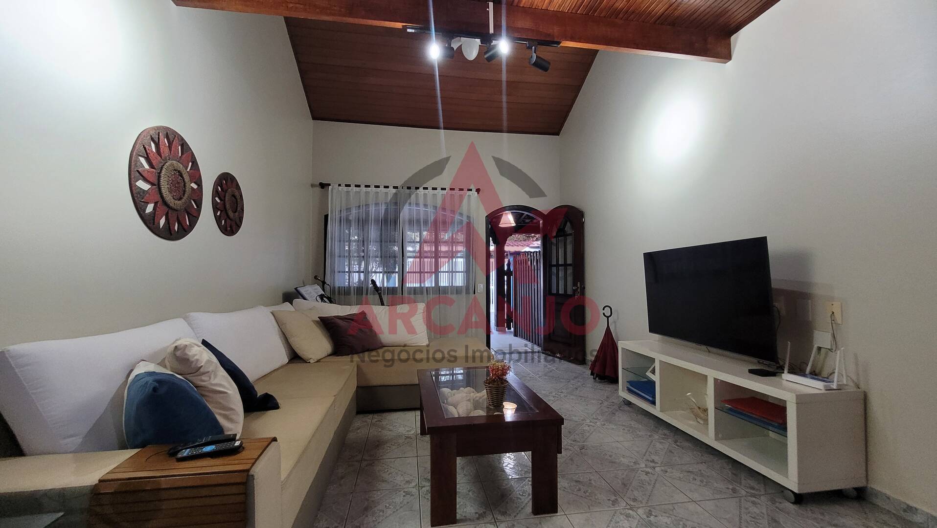 Casa à venda com 6 quartos, 200m² - Foto 35