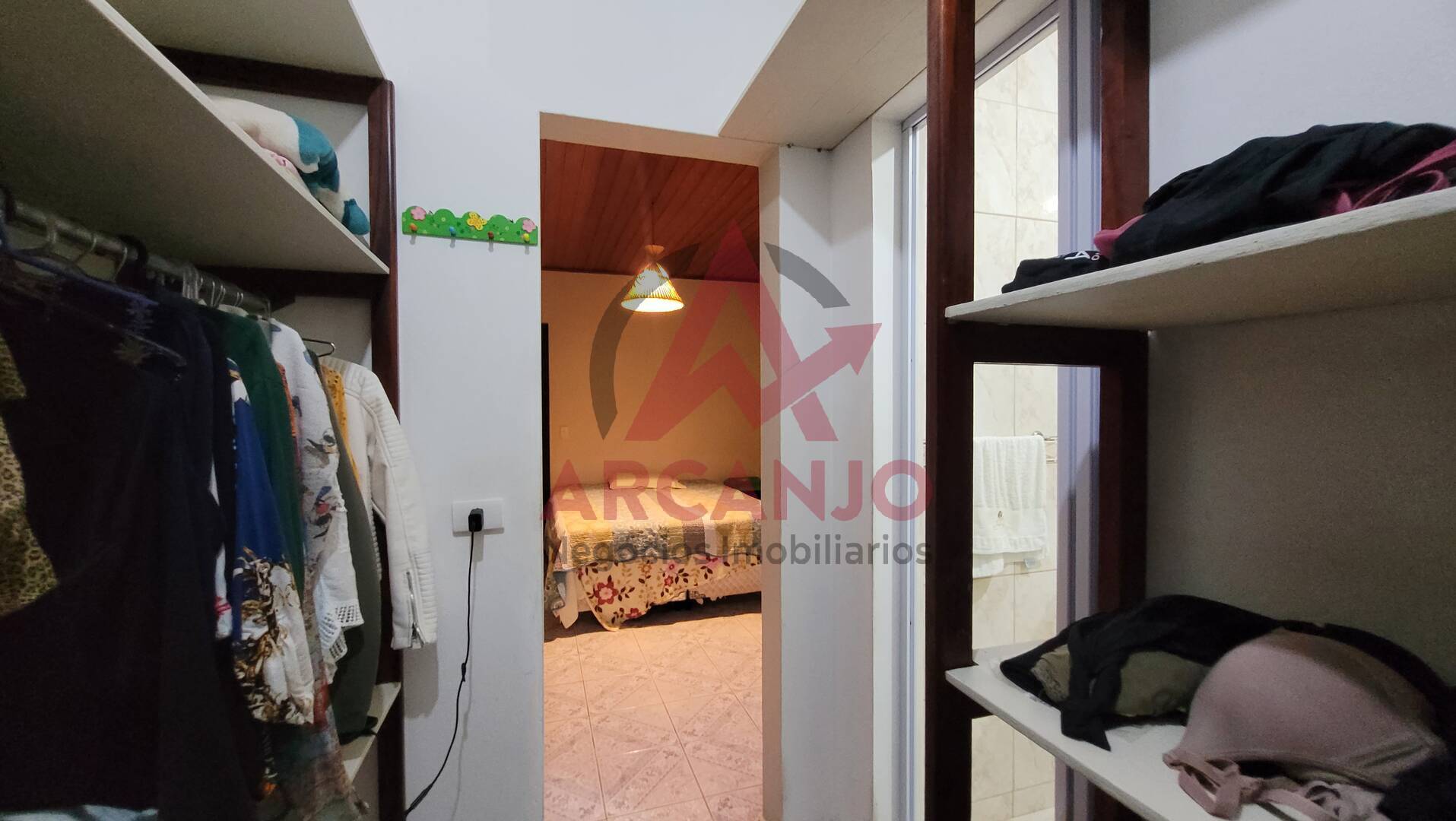 Casa à venda com 6 quartos, 200m² - Foto 39