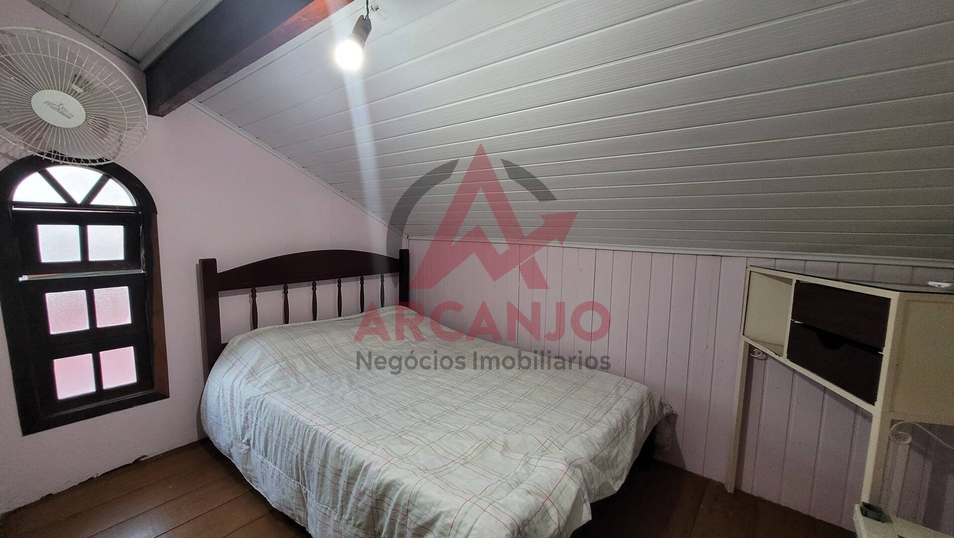 Casa à venda com 6 quartos, 200m² - Foto 55