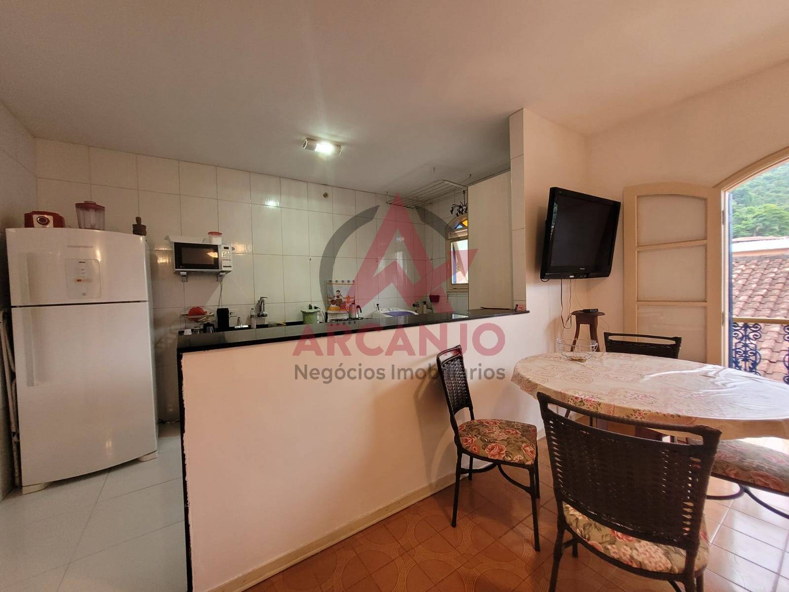 Apartamento à venda com 2 quartos, 65m² - Foto 2