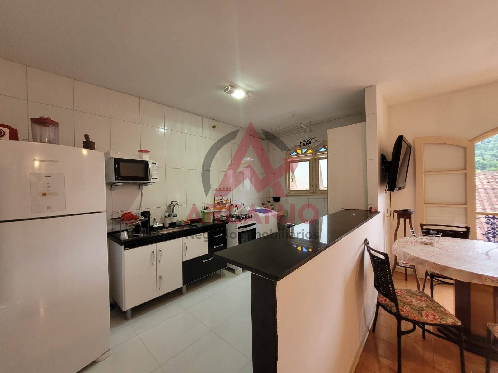 Apartamento à venda com 2 quartos, 65m² - Foto 11