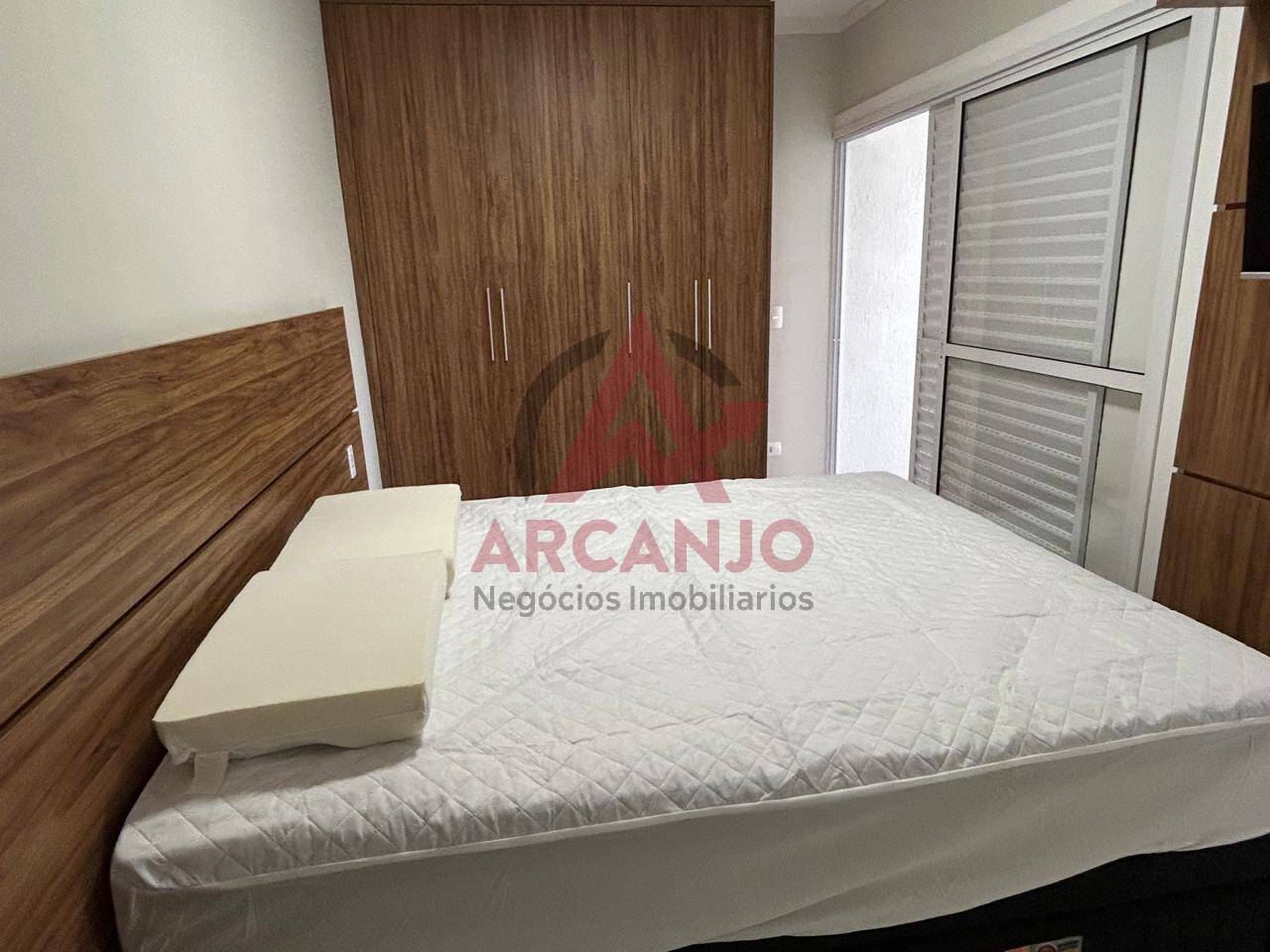 Apartamento à venda com 2 quartos, 70m² - Foto 17