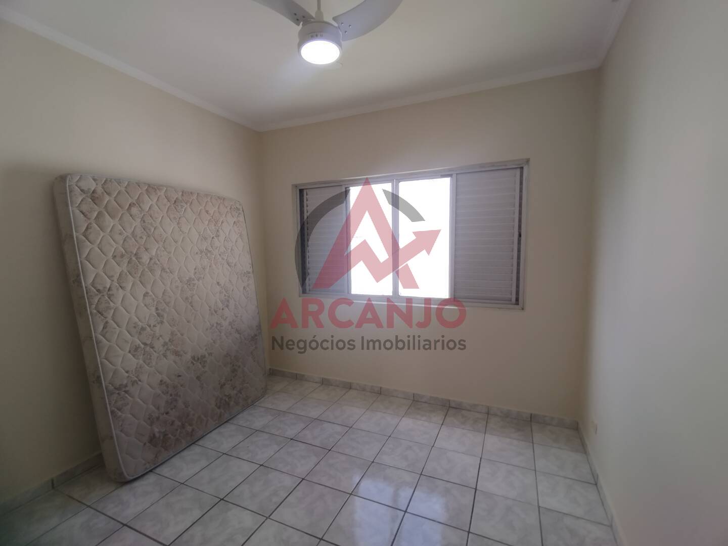 Apartamento para alugar com 2 quartos, 72m² - Foto 13