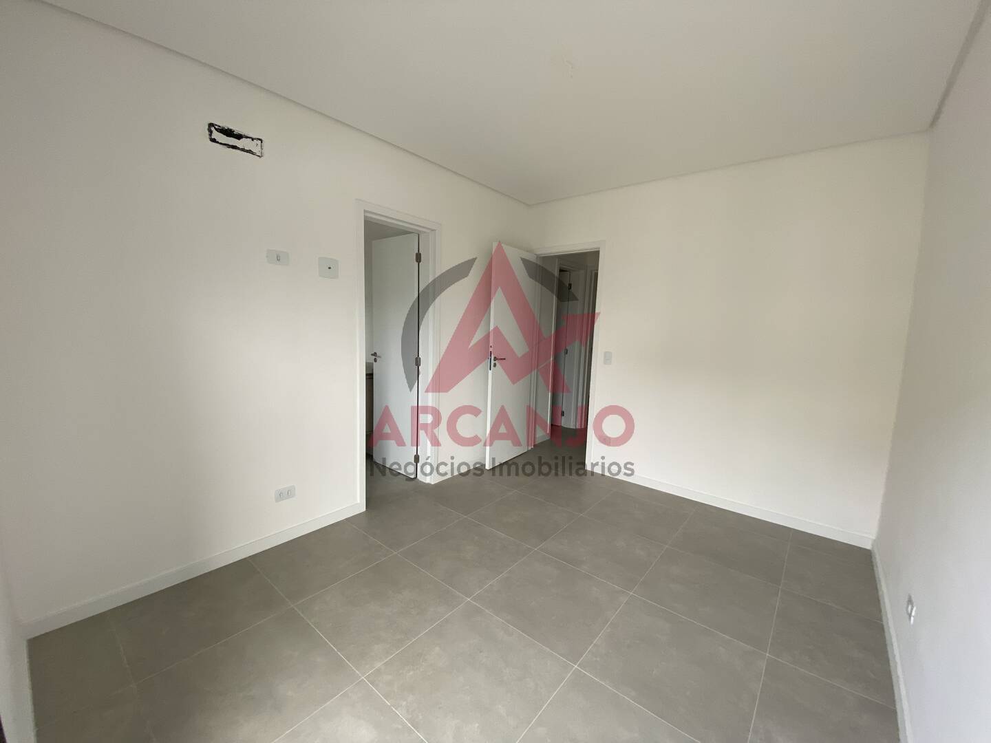 Apartamento à venda com 2 quartos, 74m² - Foto 2