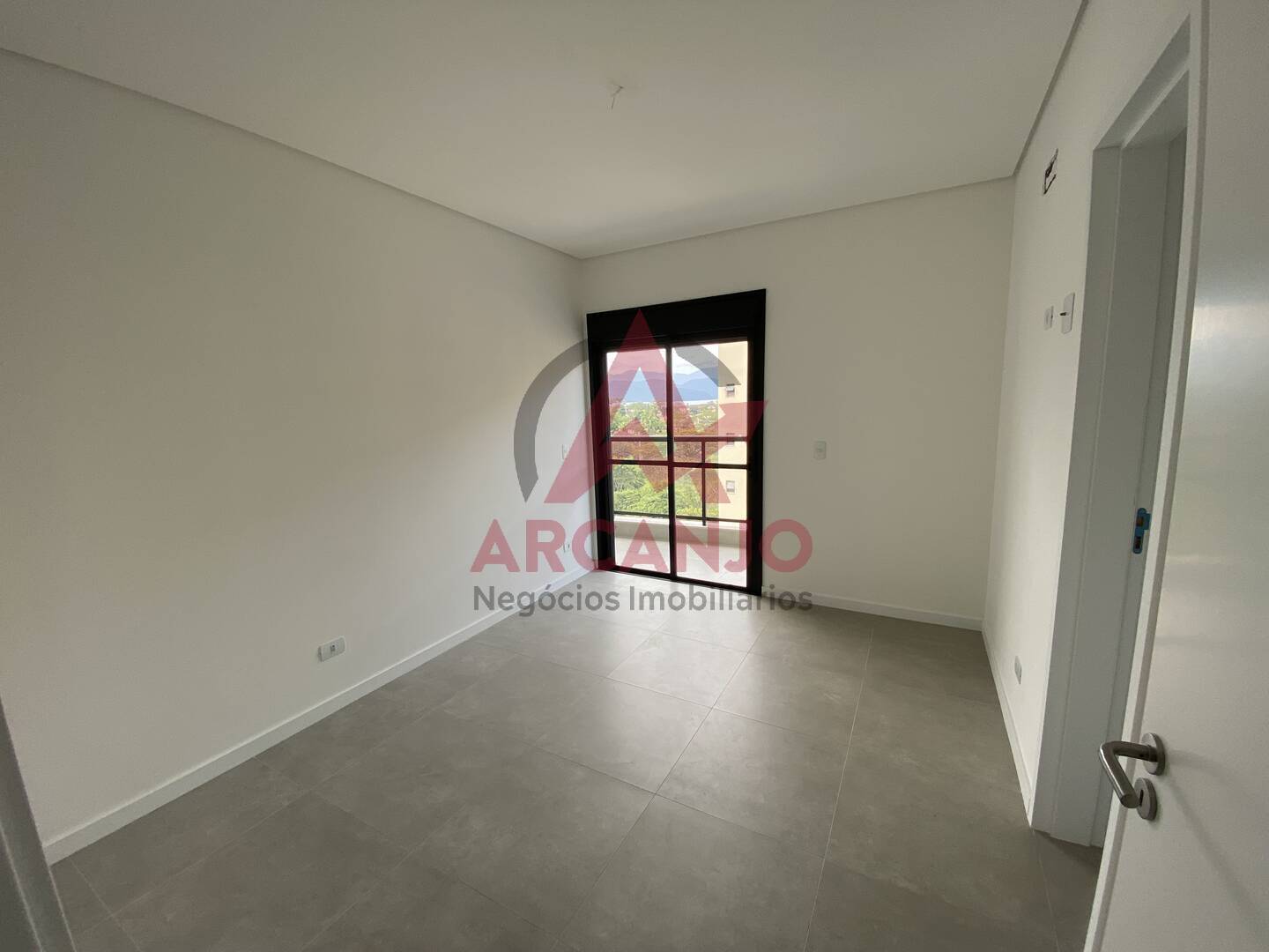 Apartamento à venda com 2 quartos, 74m² - Foto 3