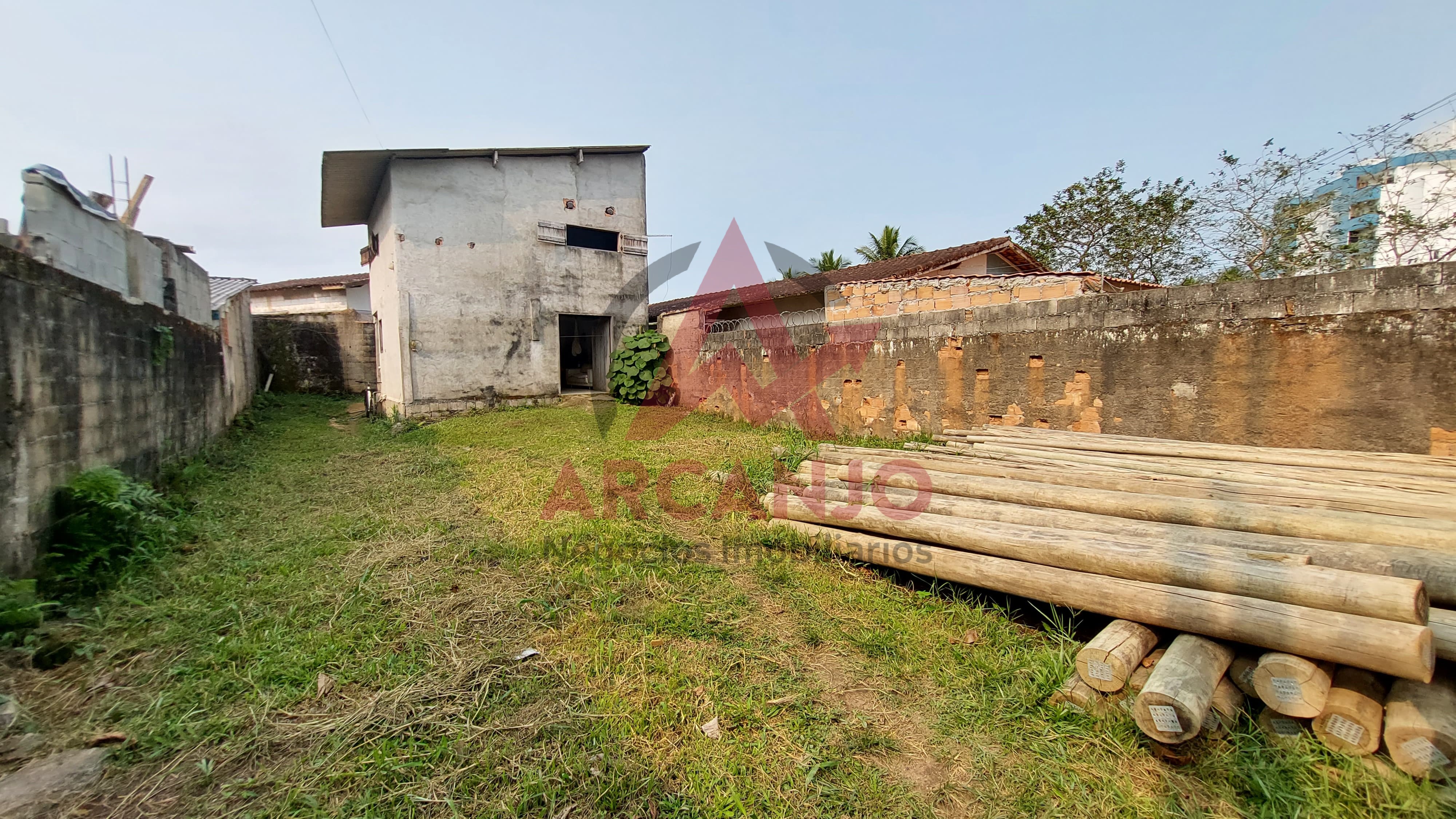 Casa à venda com 1 quarto, 80m² - Foto 2