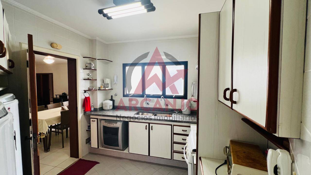 Apartamento à venda com 3 quartos, 134m² - Foto 9