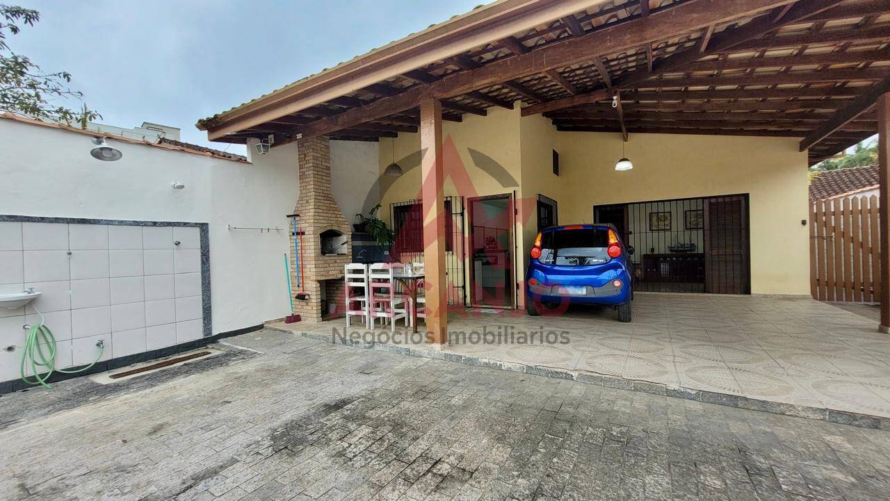 Casa à venda com 3 quartos, 120m² - Foto 1