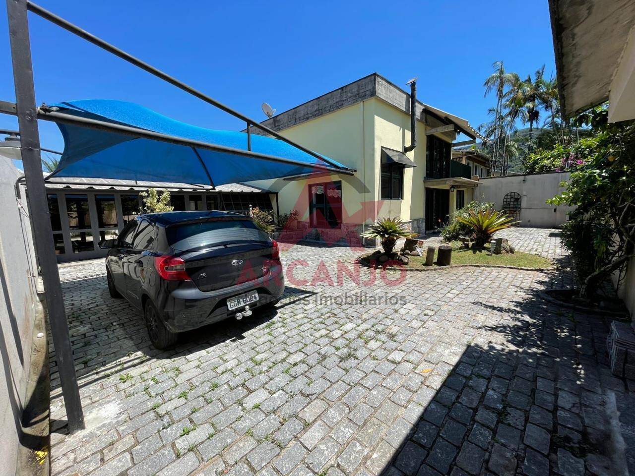 Casa à venda com 4 quartos, 280m² - Foto 1