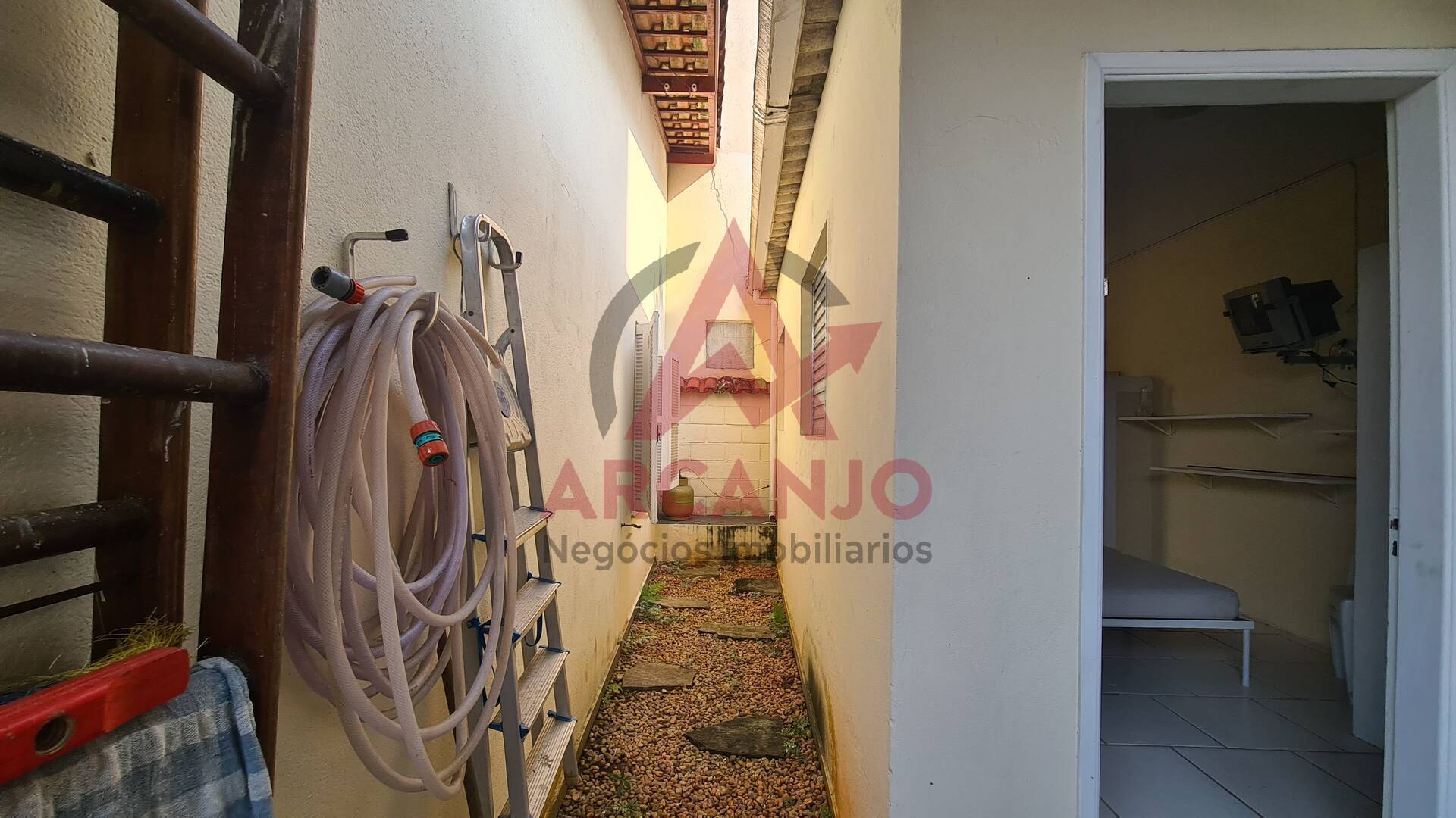 Casa à venda com 4 quartos, 180m² - Foto 15