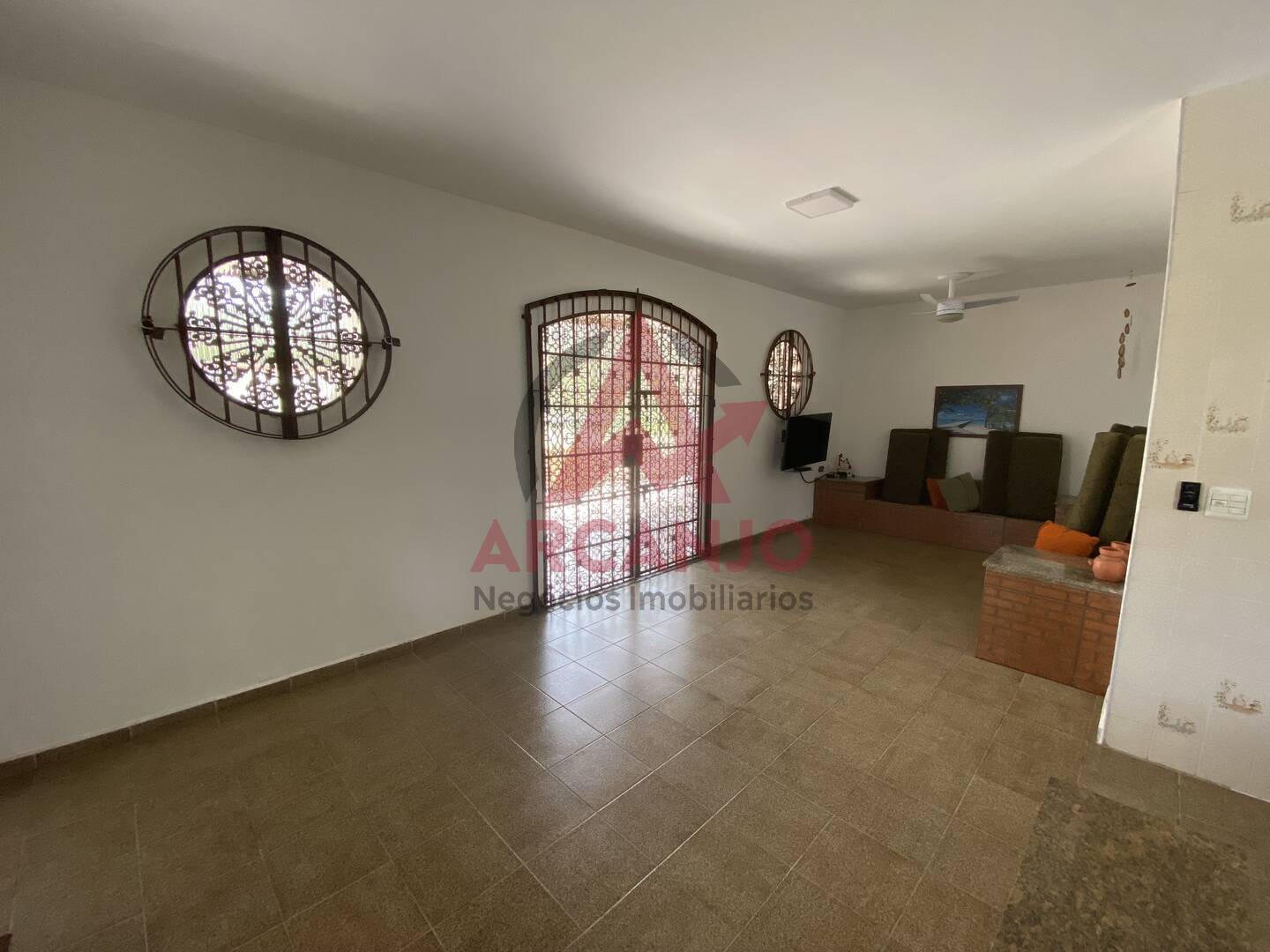 Casa à venda com 6 quartos, 400m² - Foto 2