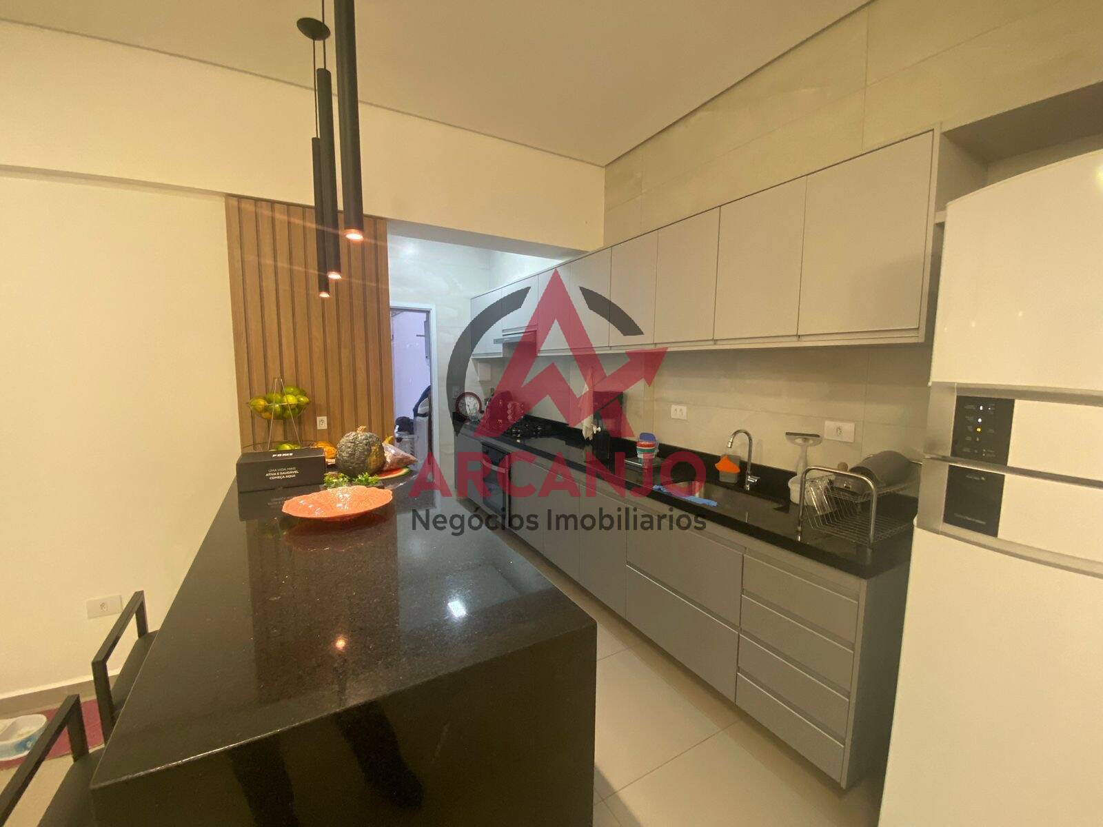 Apartamento à venda com 3 quartos, 185m² - Foto 4