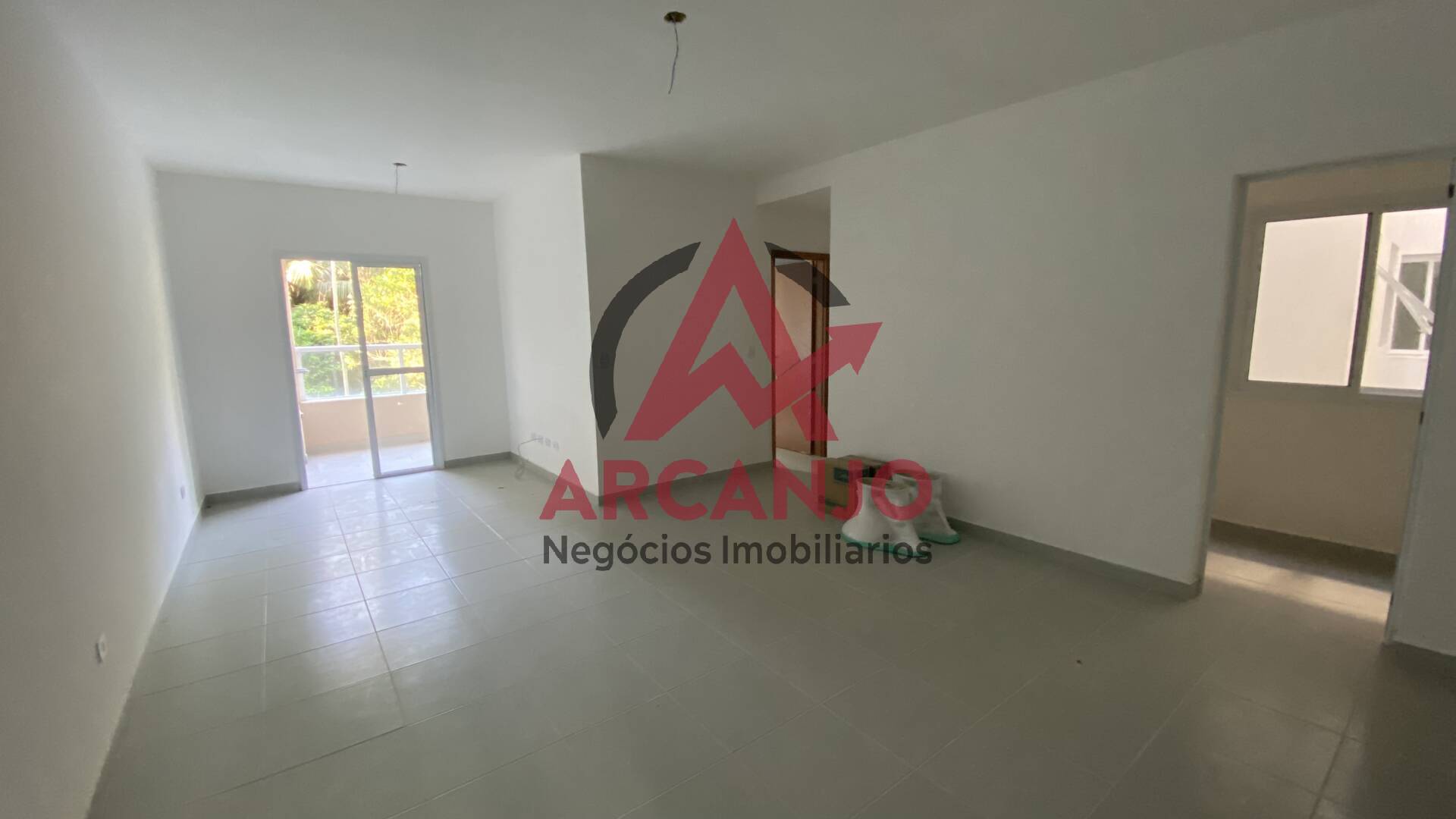 Apartamento à venda com 2 quartos, 70m² - Foto 3