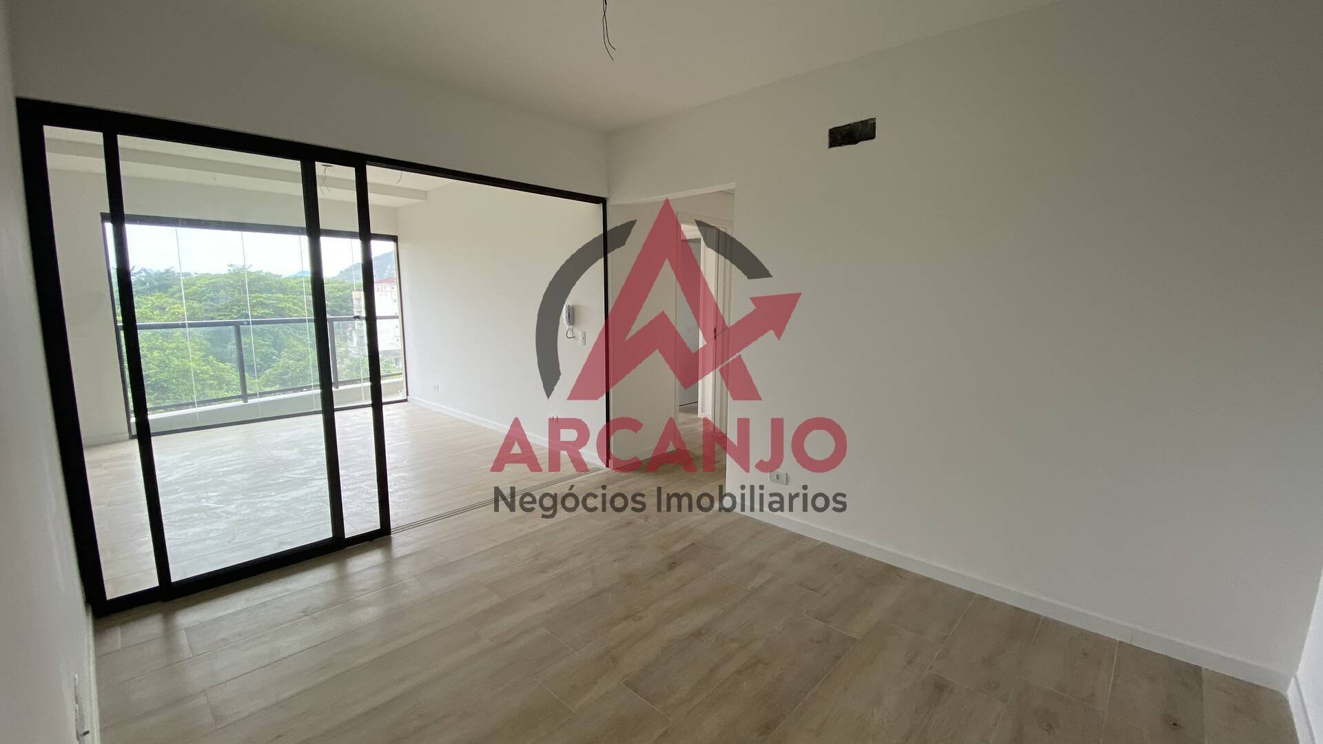 Apartamento à venda com 2 quartos, 77m² - Foto 2