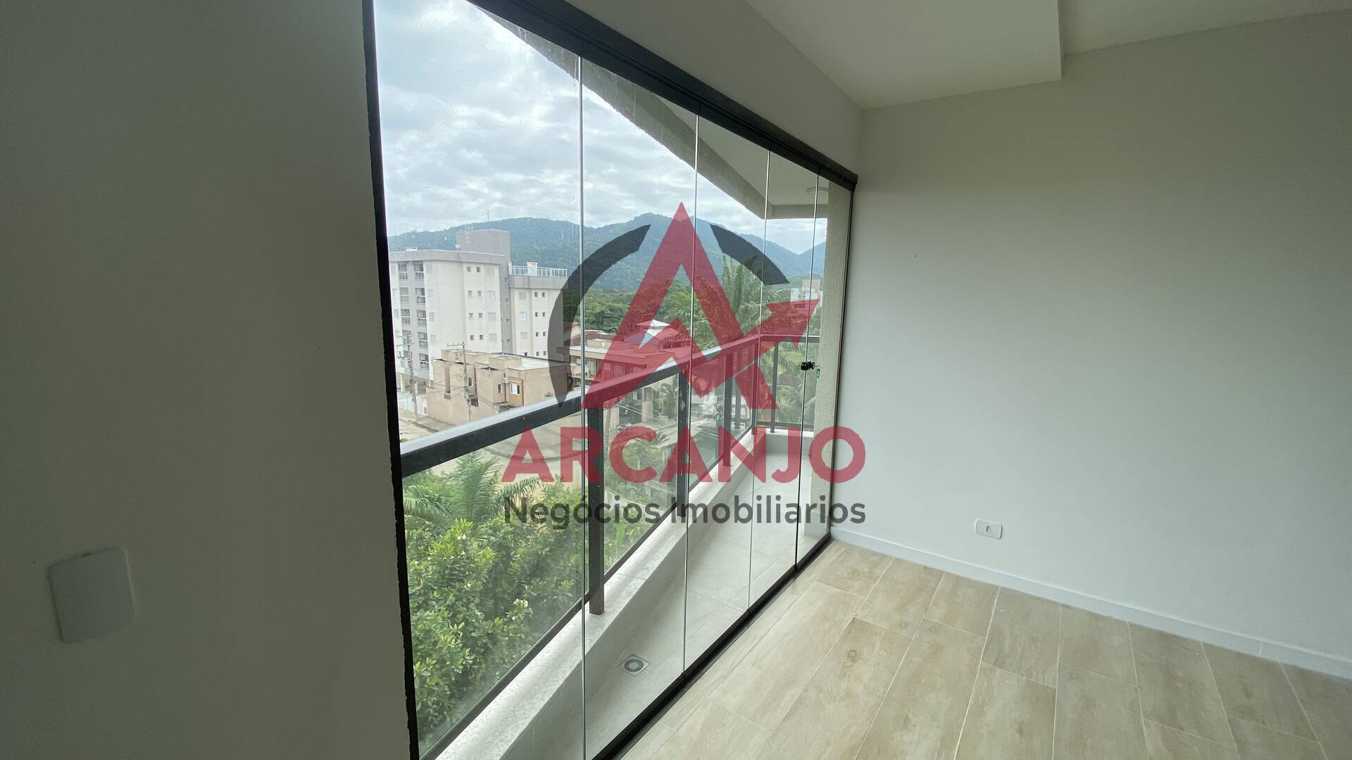 Apartamento à venda com 2 quartos, 77m² - Foto 4