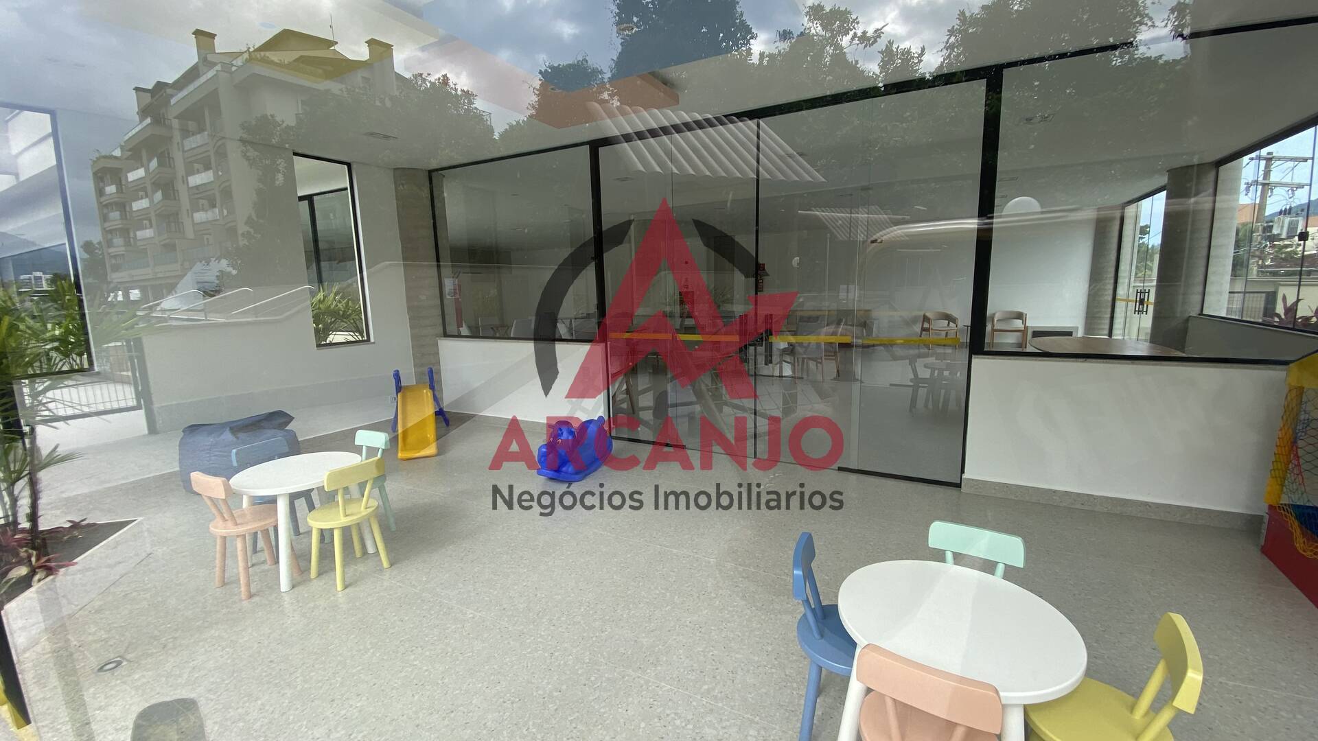 Apartamento à venda com 2 quartos, 77m² - Foto 27