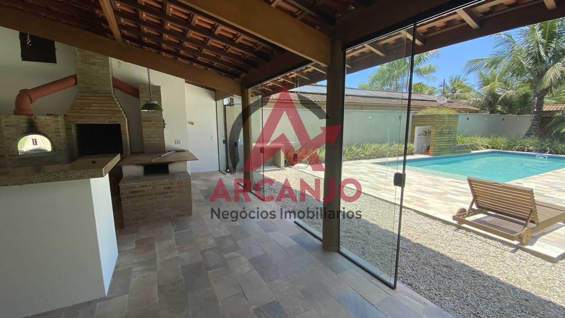 Casa à venda com 2 quartos, 450m² - Foto 1