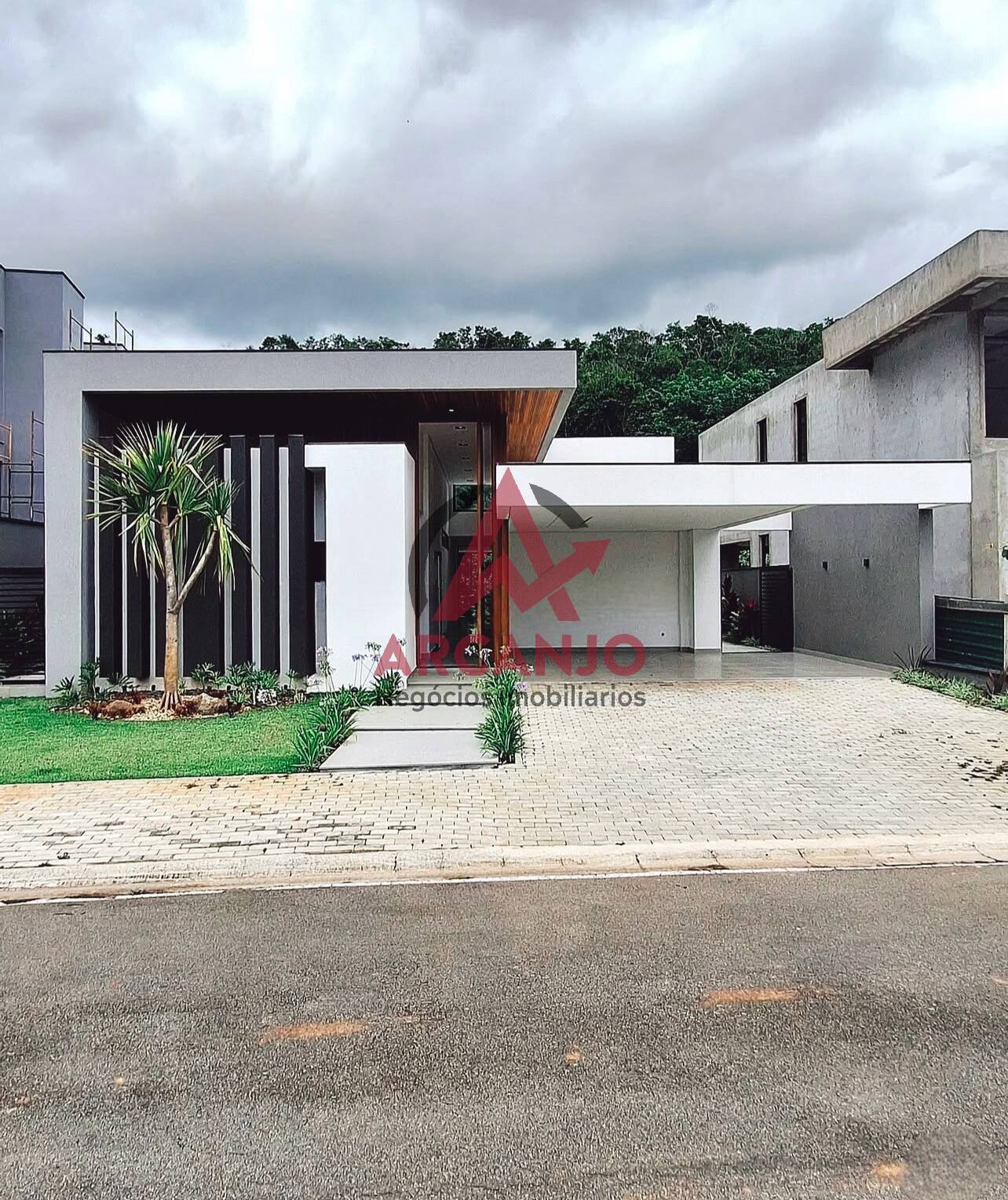 Casa à venda com 4 quartos, 312m² - Foto 3