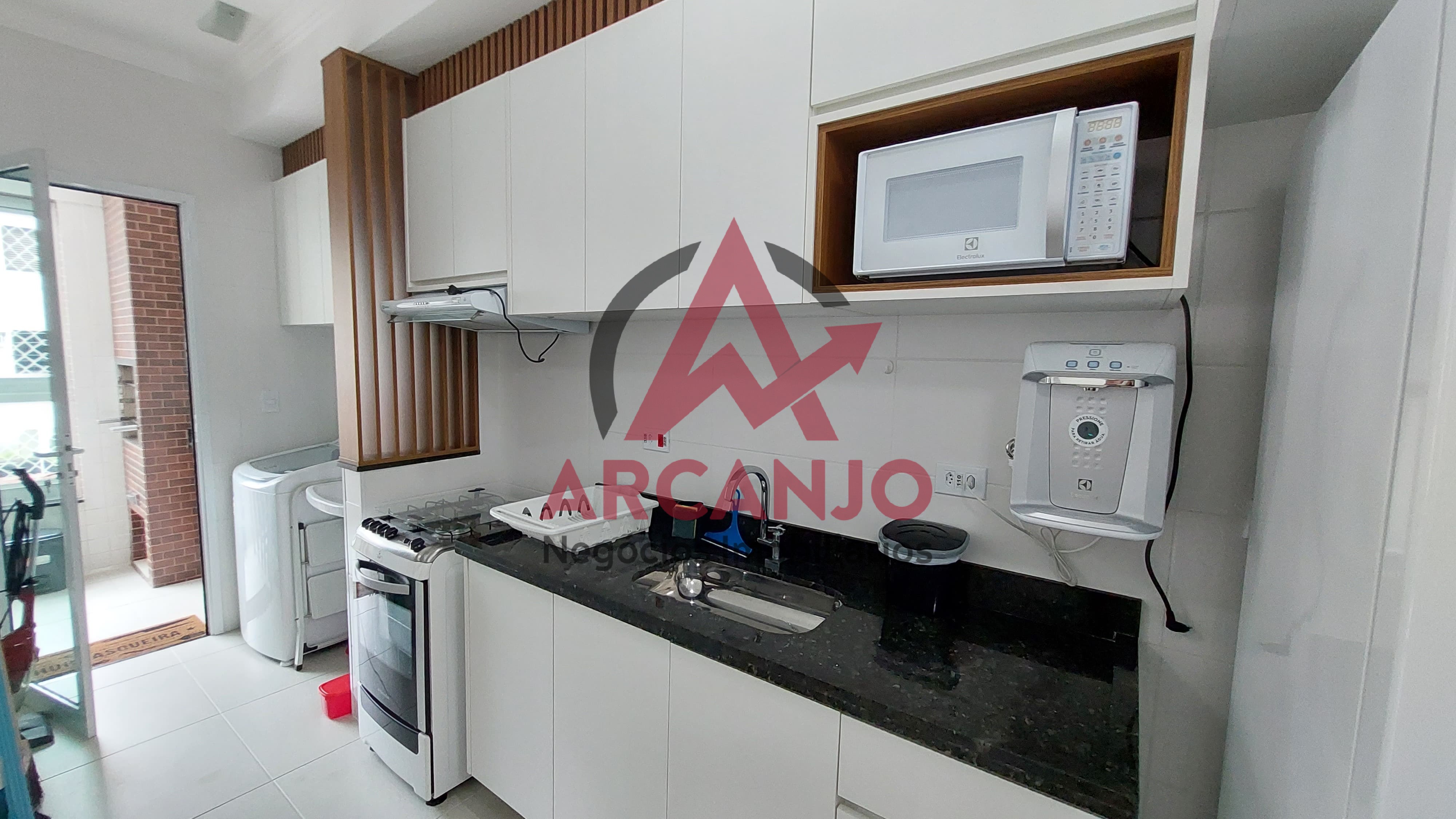 Apartamento à venda com 2 quartos, 67m² - Foto 4