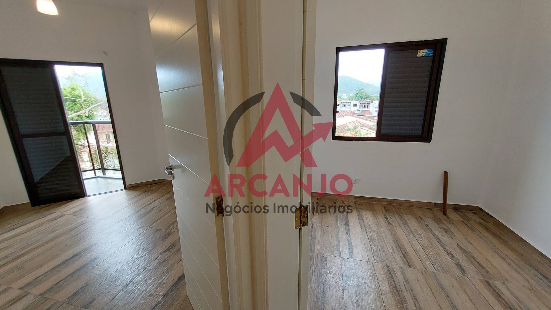 Apartamento à venda com 2 quartos, 70m² - Foto 4