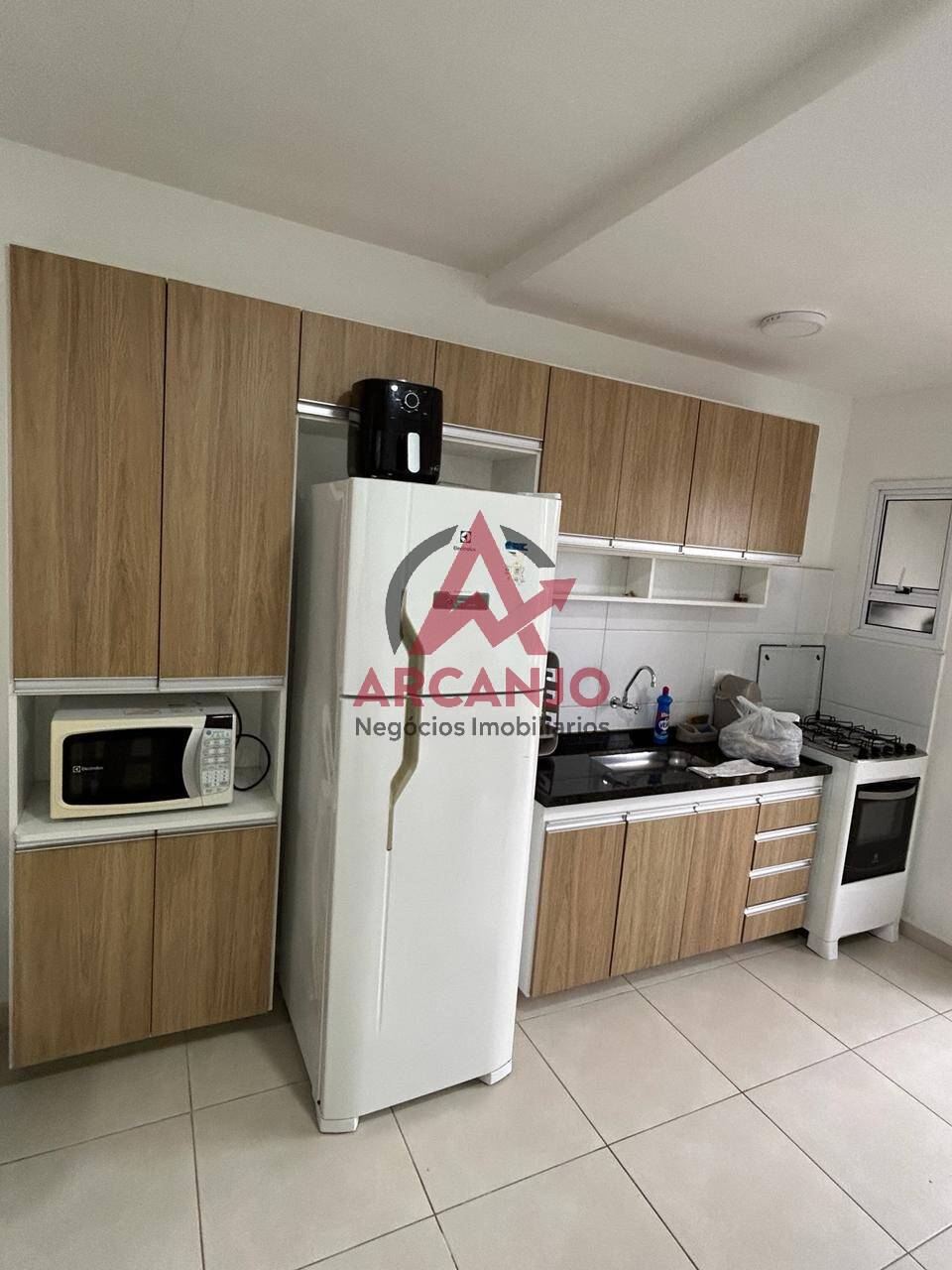 Apartamento à venda com 2 quartos, 70m² - Foto 3