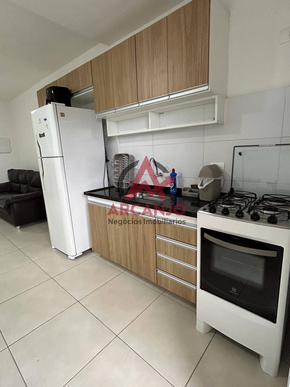 Apartamento à venda com 2 quartos, 70m² - Foto 2