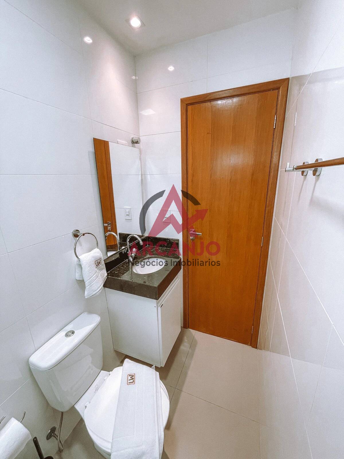 Apartamento à venda com 2 quartos, 74m² - Foto 2