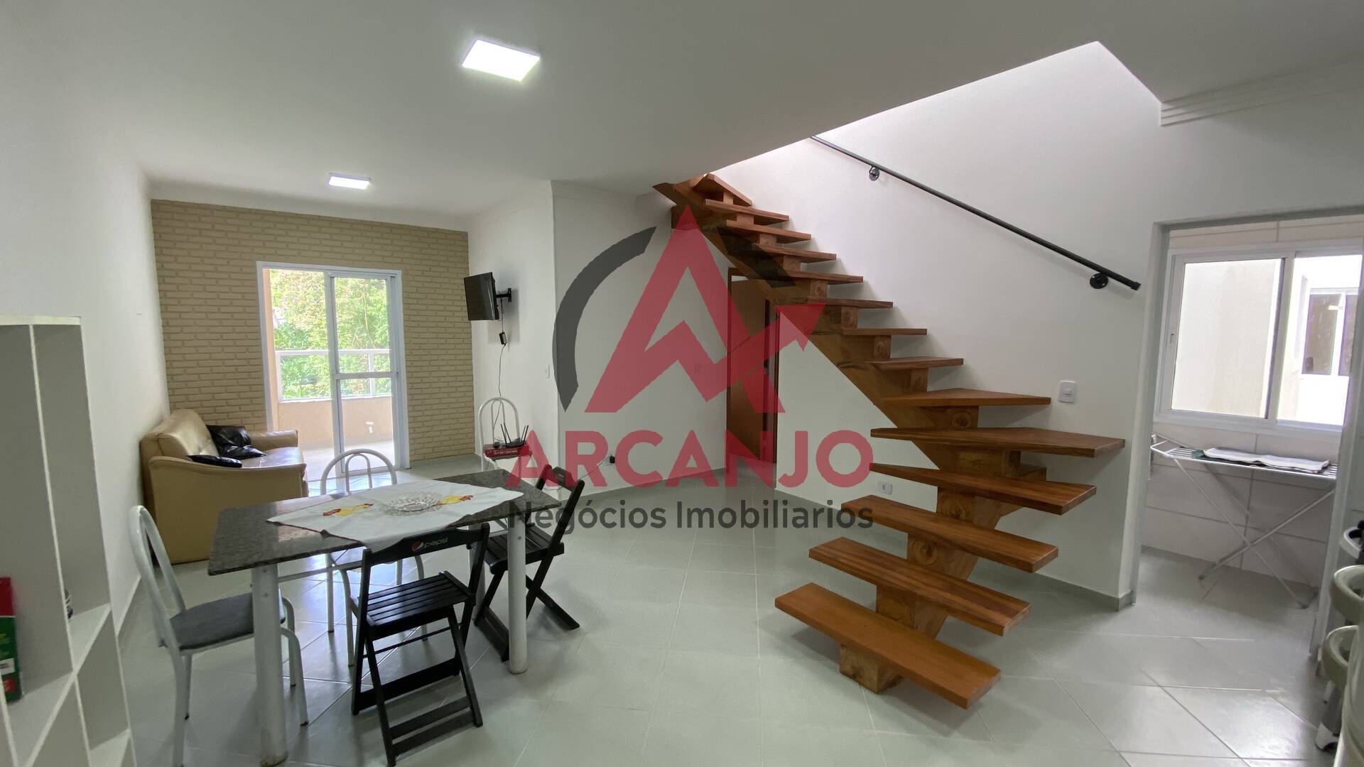 Apartamento à venda com 3 quartos, 160m² - Foto 2