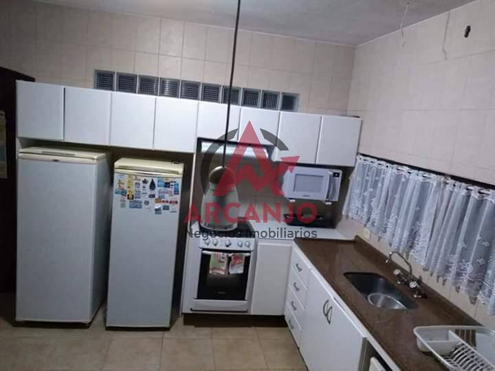 Casa à venda com 3 quartos, 200m² - Foto 27