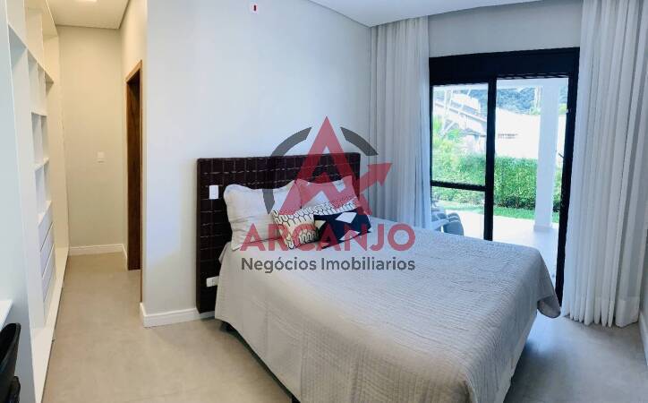 Casa à venda com 3 quartos, 256m² - Foto 12